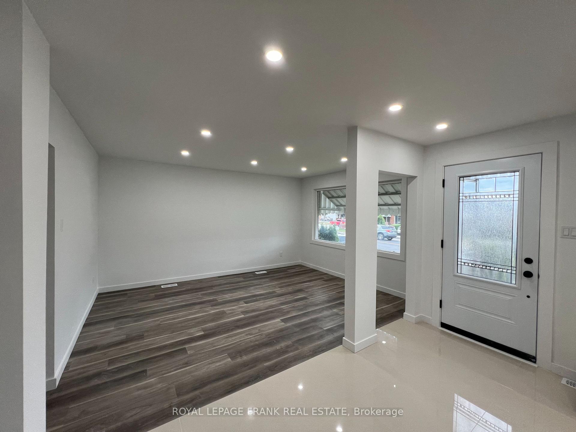 Photo 4 of Unit Upper, 526 Eulalie Avenue, Oshawa, Central — HOMEH