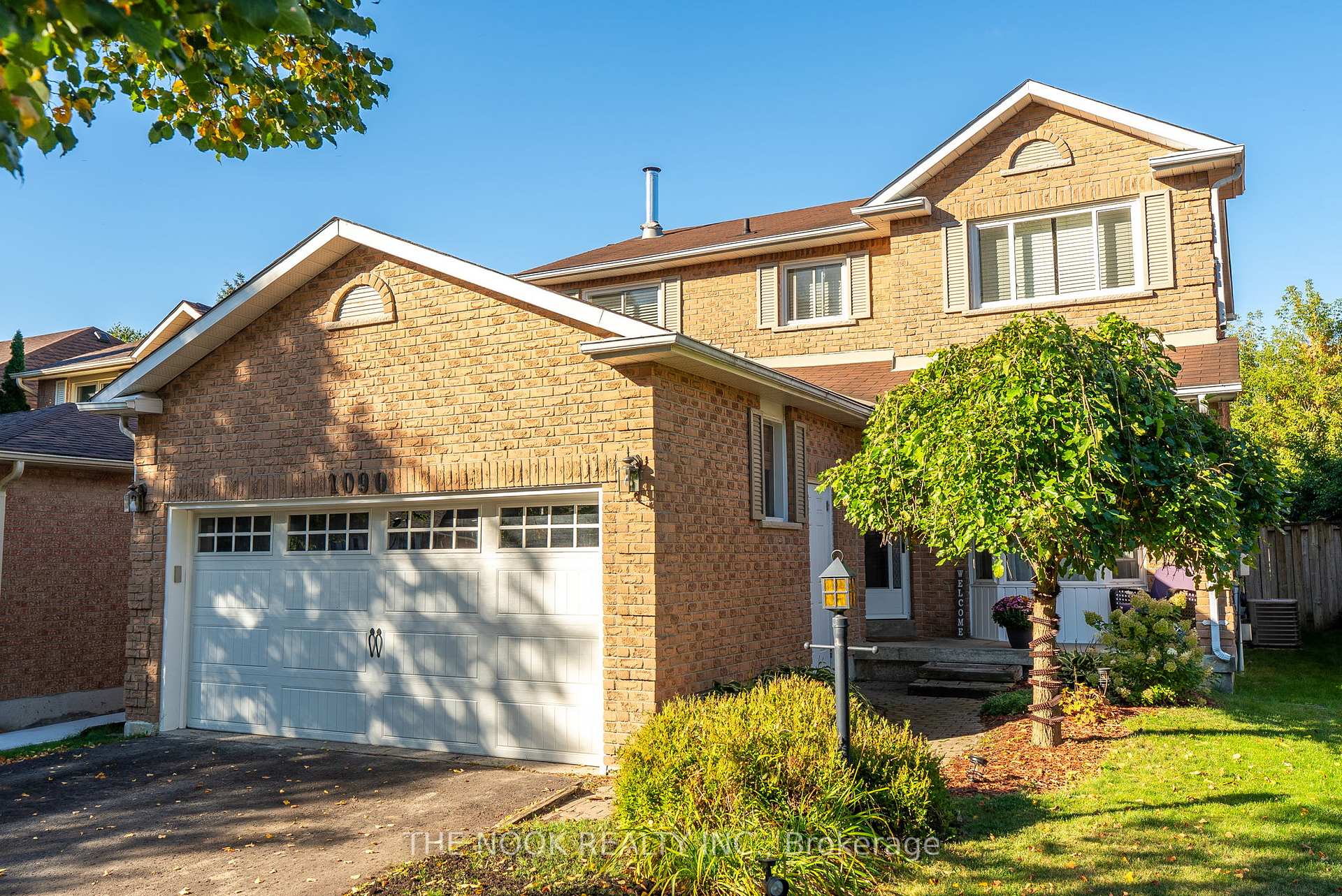 Photo 1 of 1090 Benton Crescent, Pickering, Liverpool — HOMEH