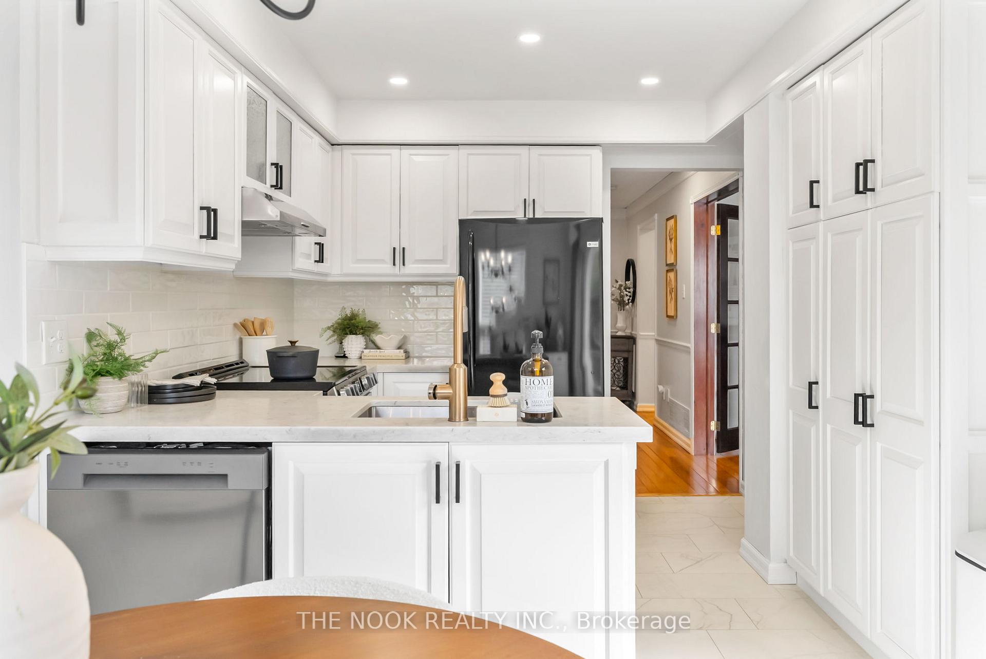 Photo 10 of 1090 Benton Crescent, Pickering, Liverpool — HOMEH