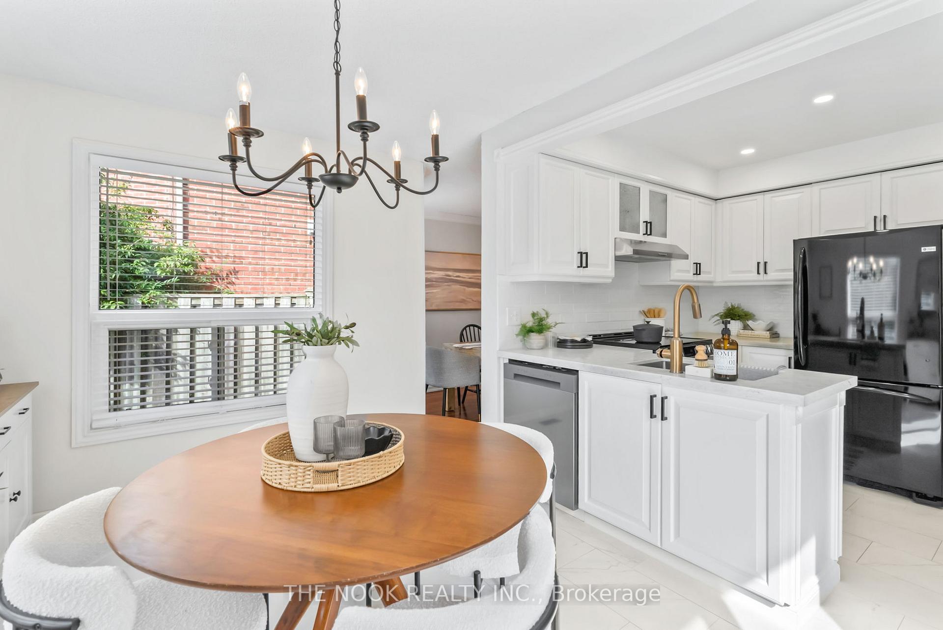 Photo 11 of 1090 Benton Crescent, Pickering, Liverpool — HOMEH