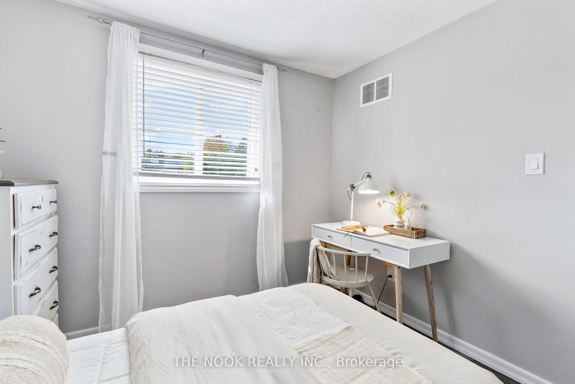 Photo 27 of 1090 Benton Crescent, Pickering, Liverpool — HOMEH