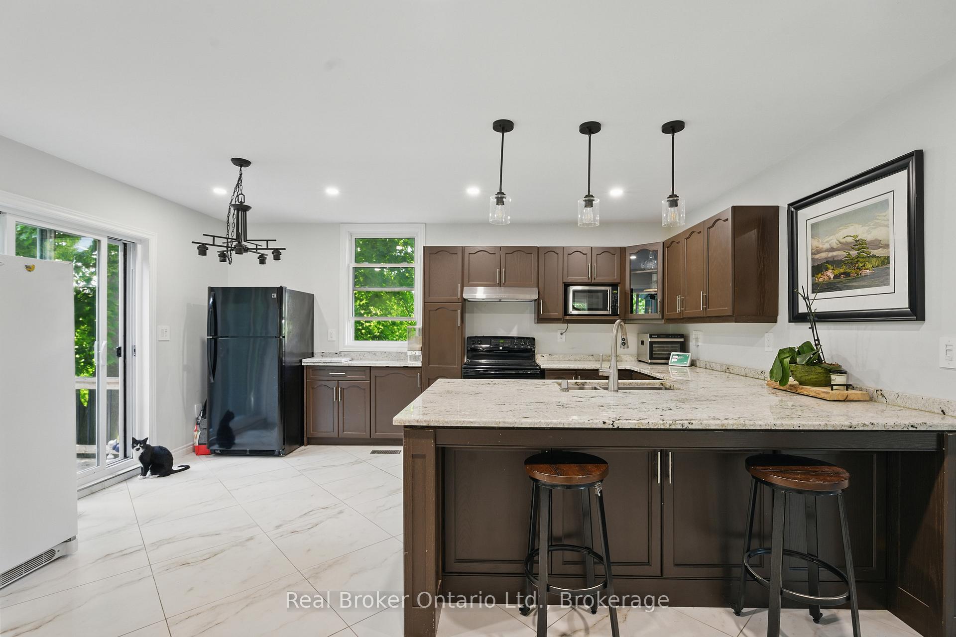 Photo 10 of 7007 Wellington Rd 34, Puslinch, Crieff/Aikensville/Killean — HOMEH