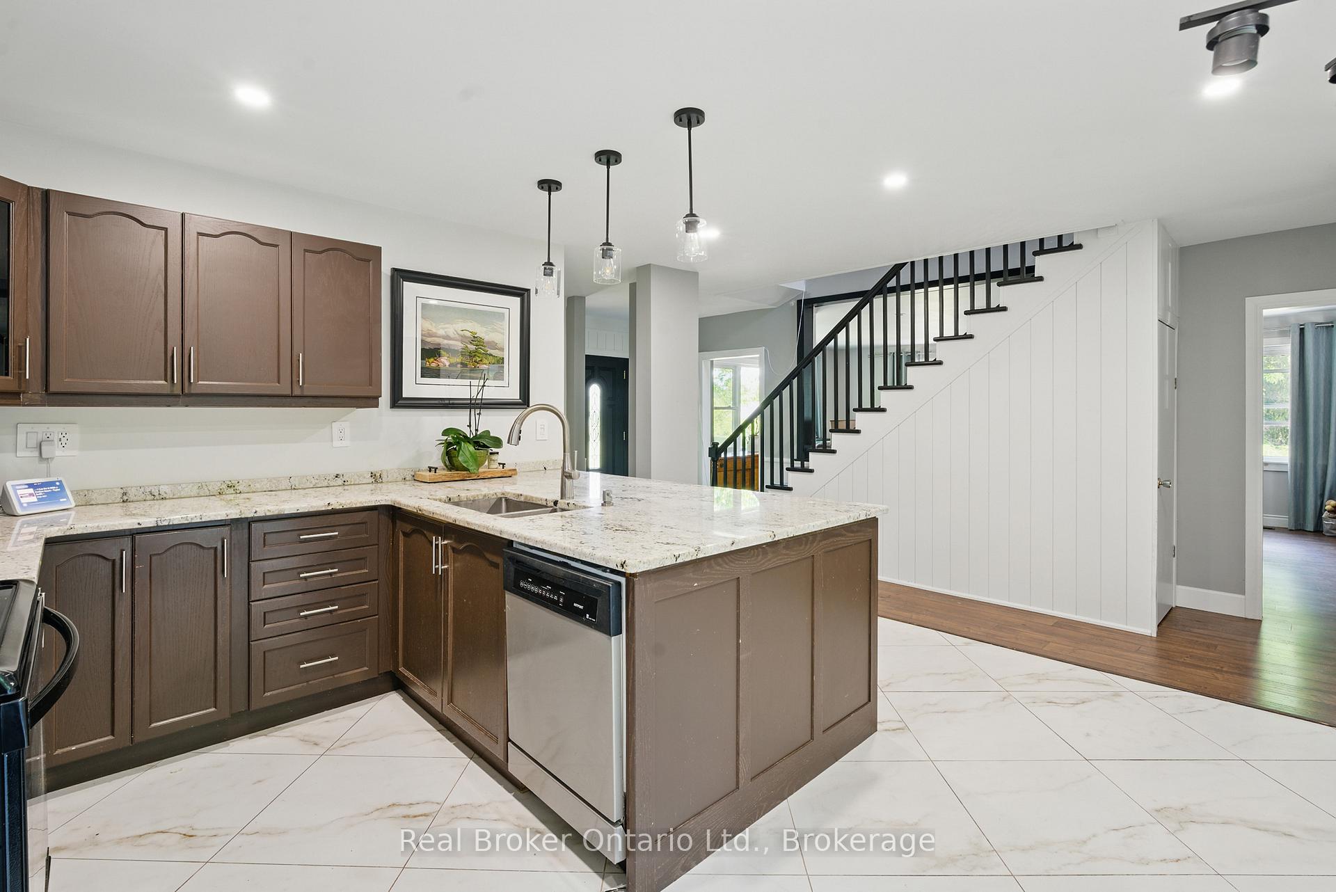 Photo 11 of 7007 Wellington Rd 34, Puslinch, Crieff/Aikensville/Killean — HOMEH