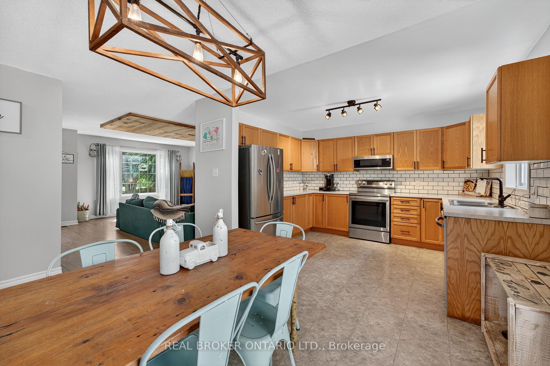 Photo 9 of 7935 Park Lane Crescent, Ramara, Rural Ramara — HOMEH