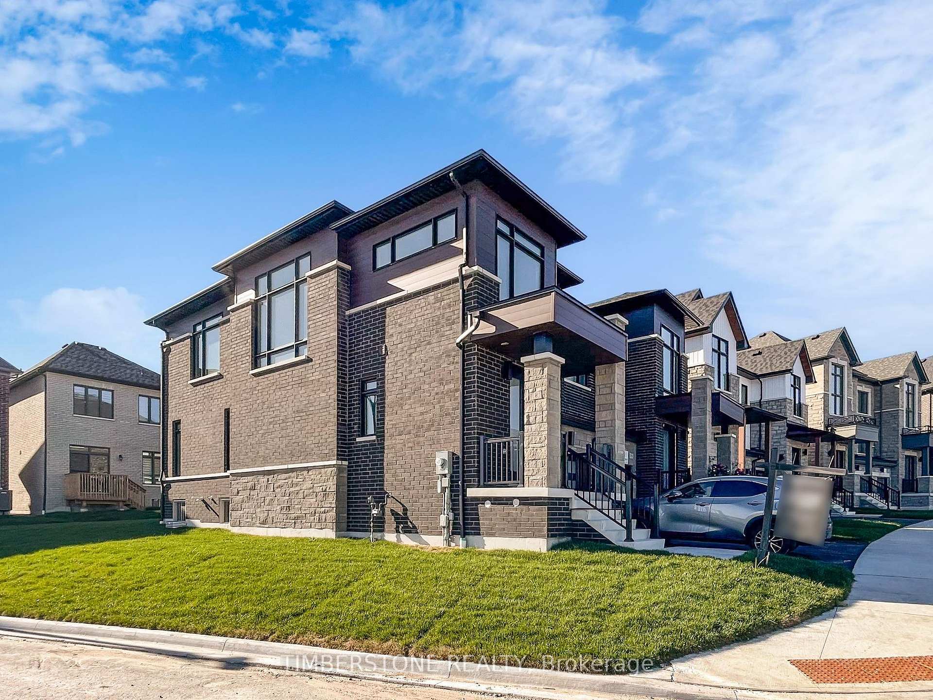 Photo 2 of 1014 Valhalla Terrace, Pickering, Rural Pickering — HOMEH
