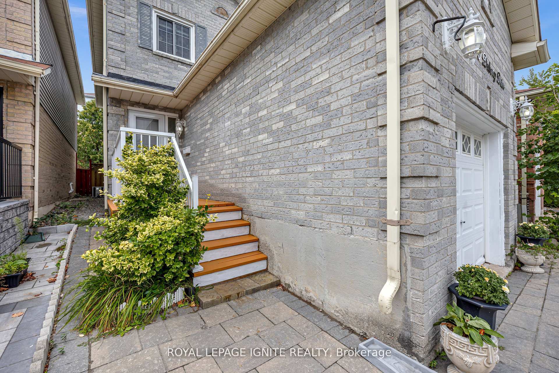 Photo 9 of 2156 Duberry Drive, Pickering, Brock Ridge — HOMEH