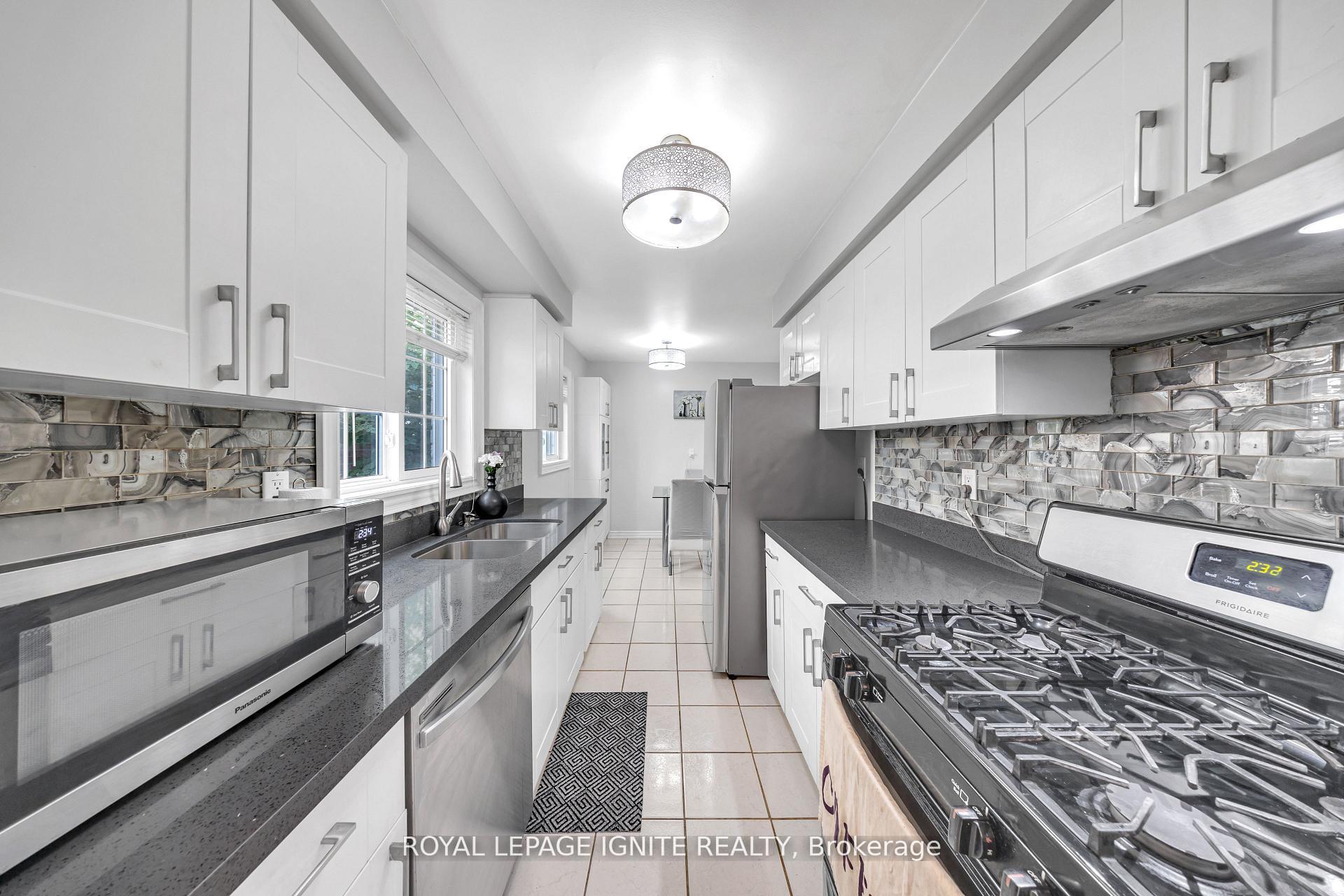 Photo 15 of 2156 Duberry Drive, Pickering, Brock Ridge — HOMEH