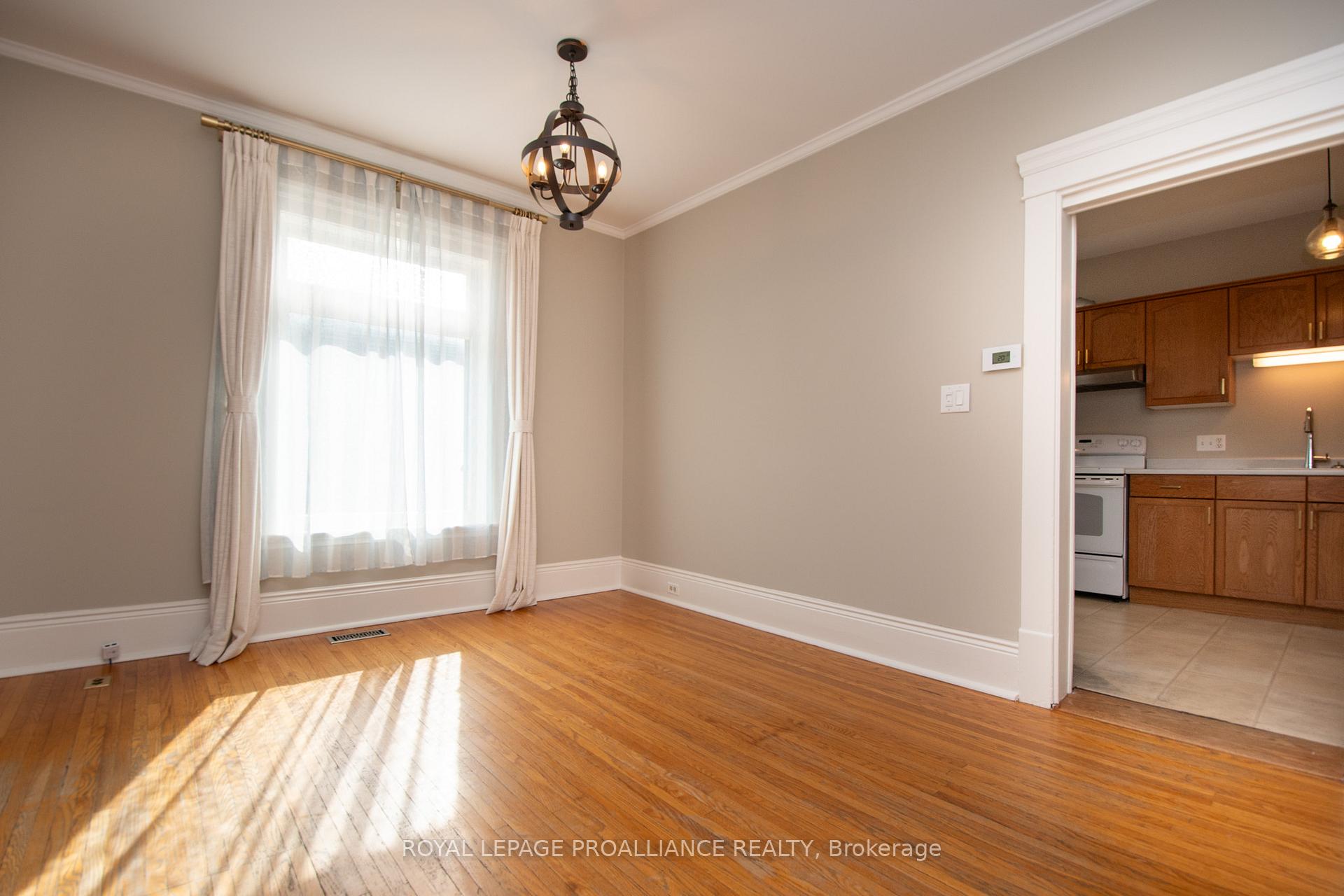 Photo 10 of 237 Prince Street, Peterborough, Town Ward 3 — HOMEH