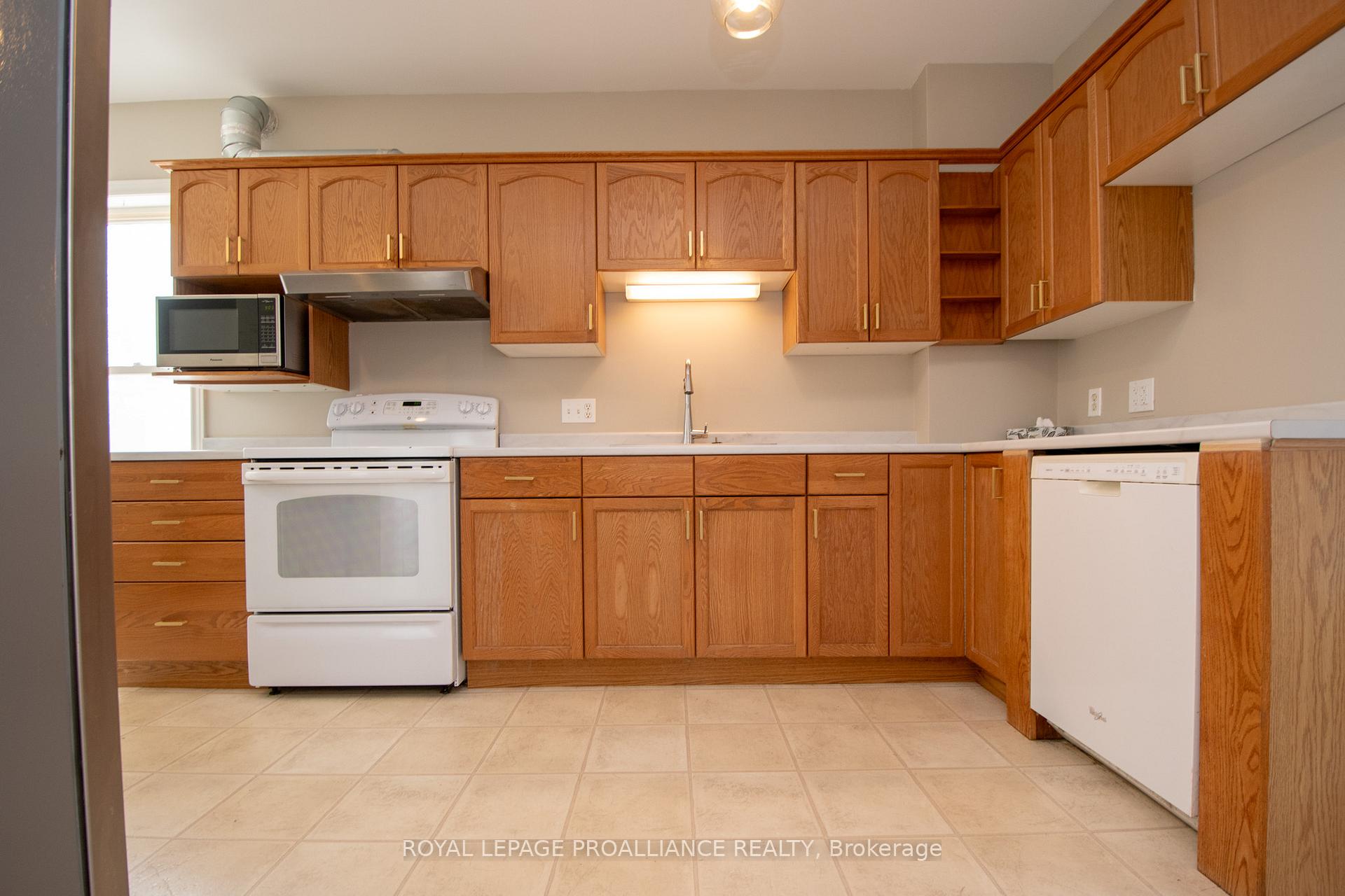Photo 14 of 237 Prince Street, Peterborough, Town Ward 3 — HOMEH
