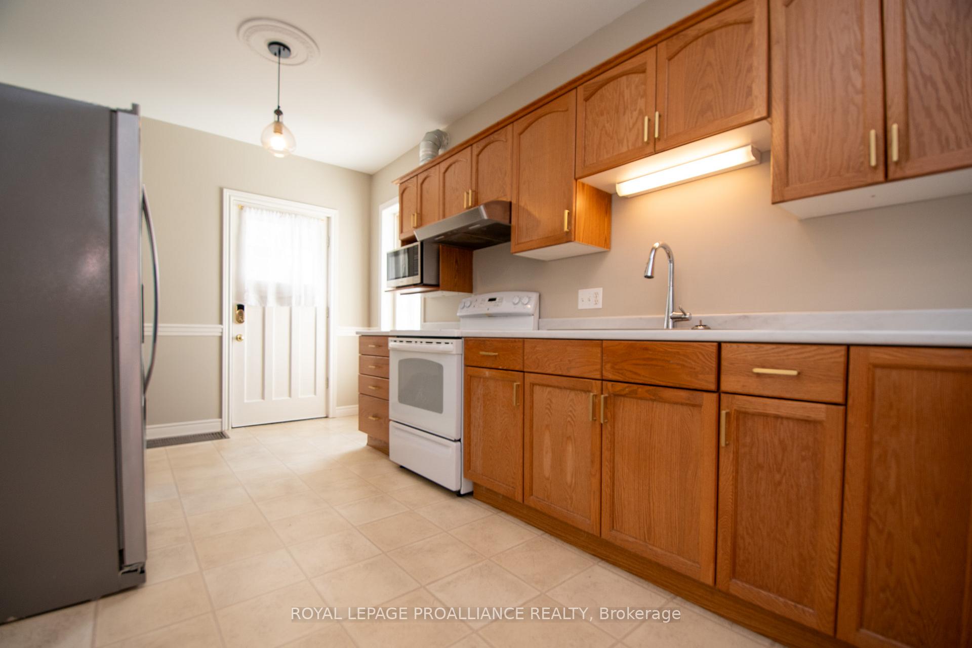 Photo 15 of 237 Prince Street, Peterborough, Town Ward 3 — HOMEH