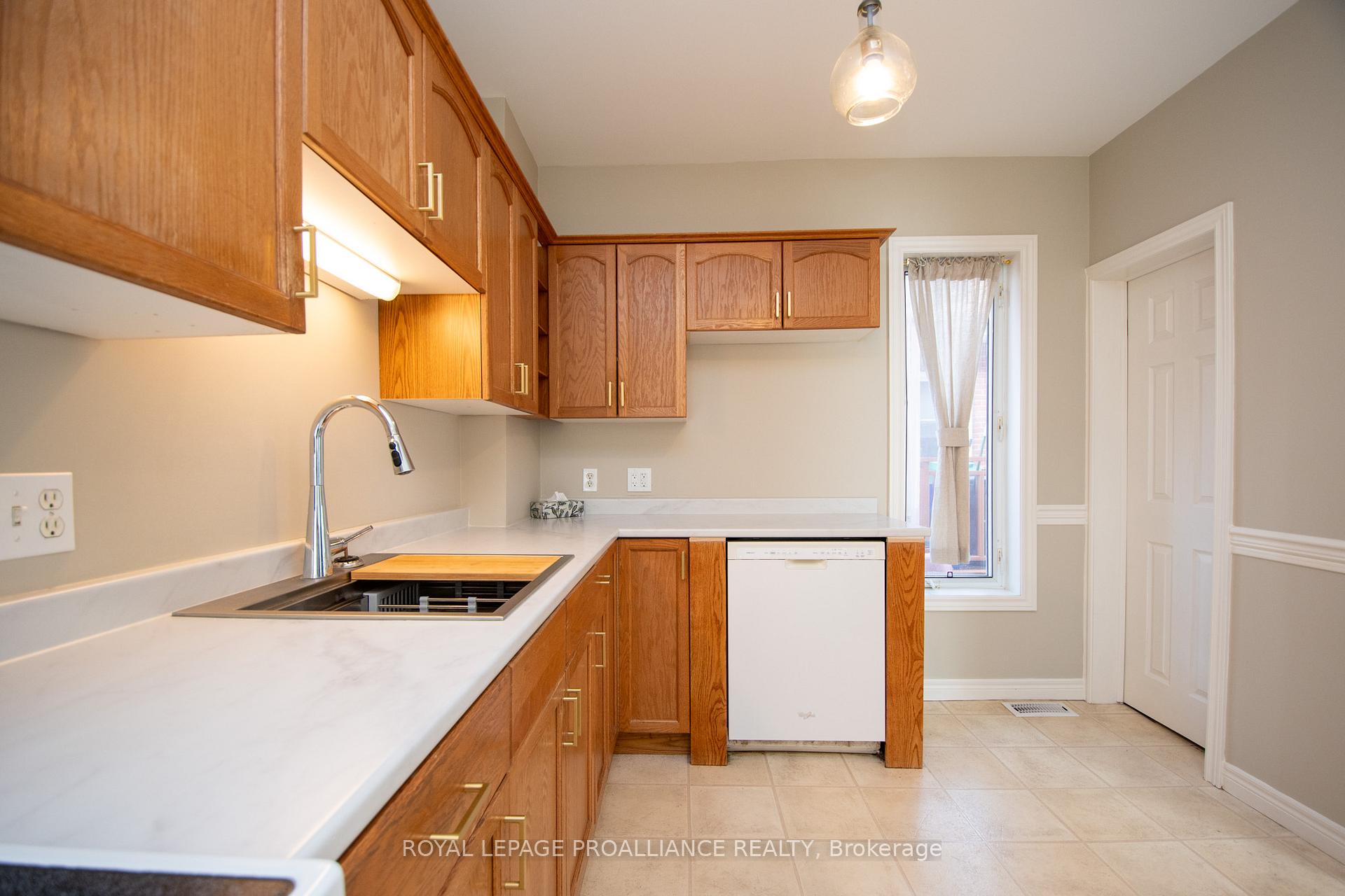 Photo 17 of 237 Prince Street, Peterborough, Town Ward 3 — HOMEH