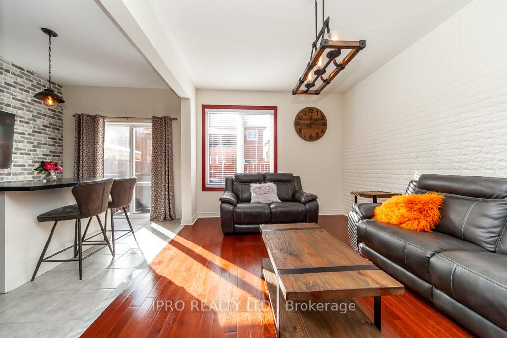 Photo 13 of 1068 Job Crescent, Milton, Harrison — HOMEH