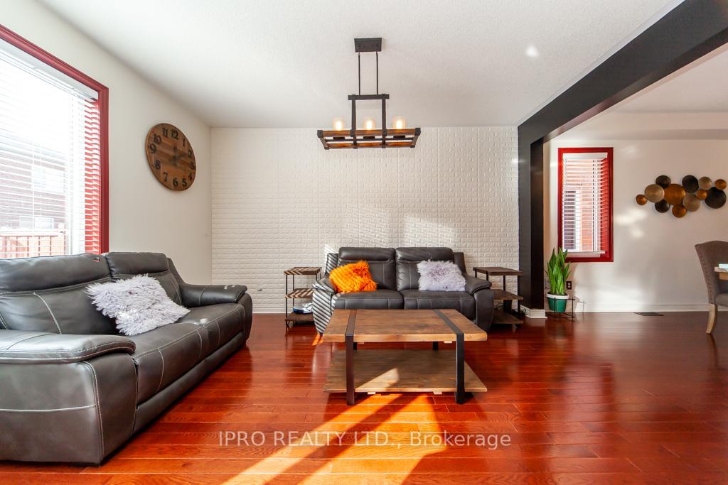 Photo 14 of 1068 Job Crescent, Milton, Harrison — HOMEH