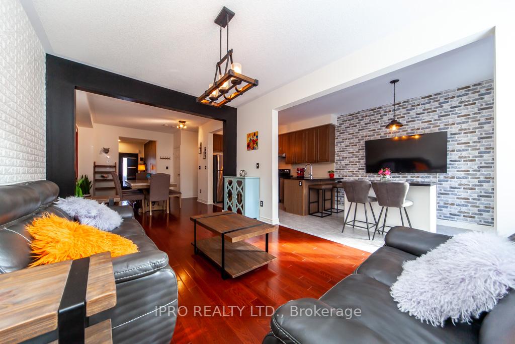Photo 16 of 1068 Job Crescent, Milton, Harrison — HOMEH