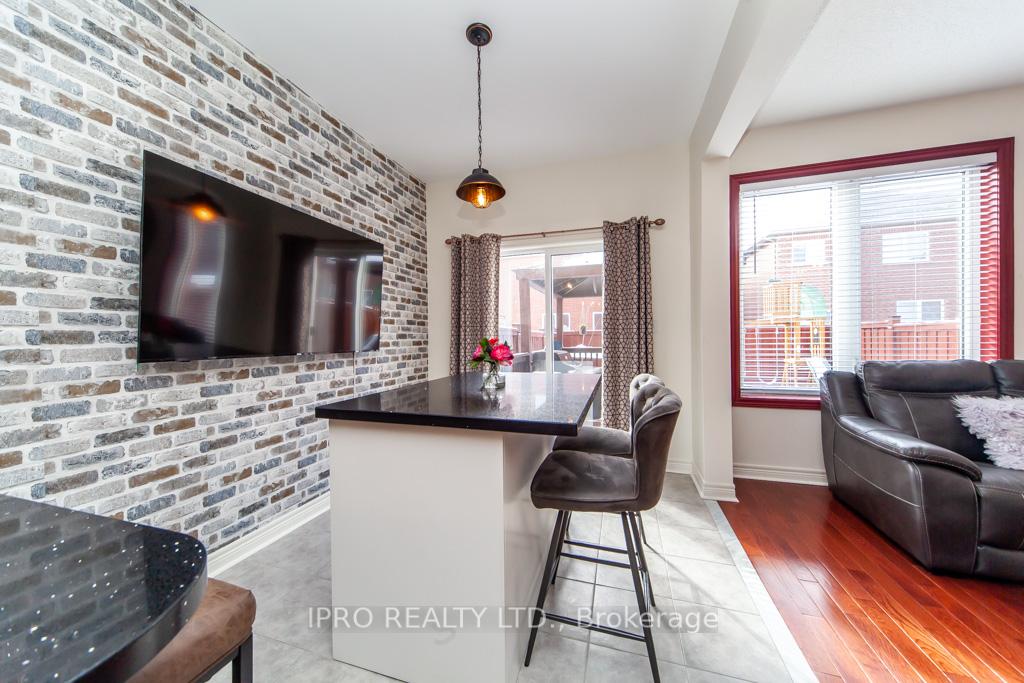 Photo 18 of 1068 Job Crescent, Milton, Harrison — HOMEH