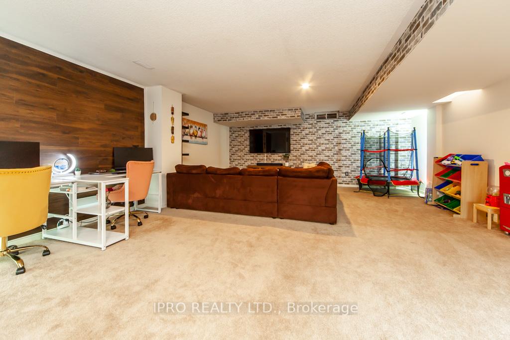 Photo 40 of 1068 Job Crescent, Milton, Harrison — HOMEH