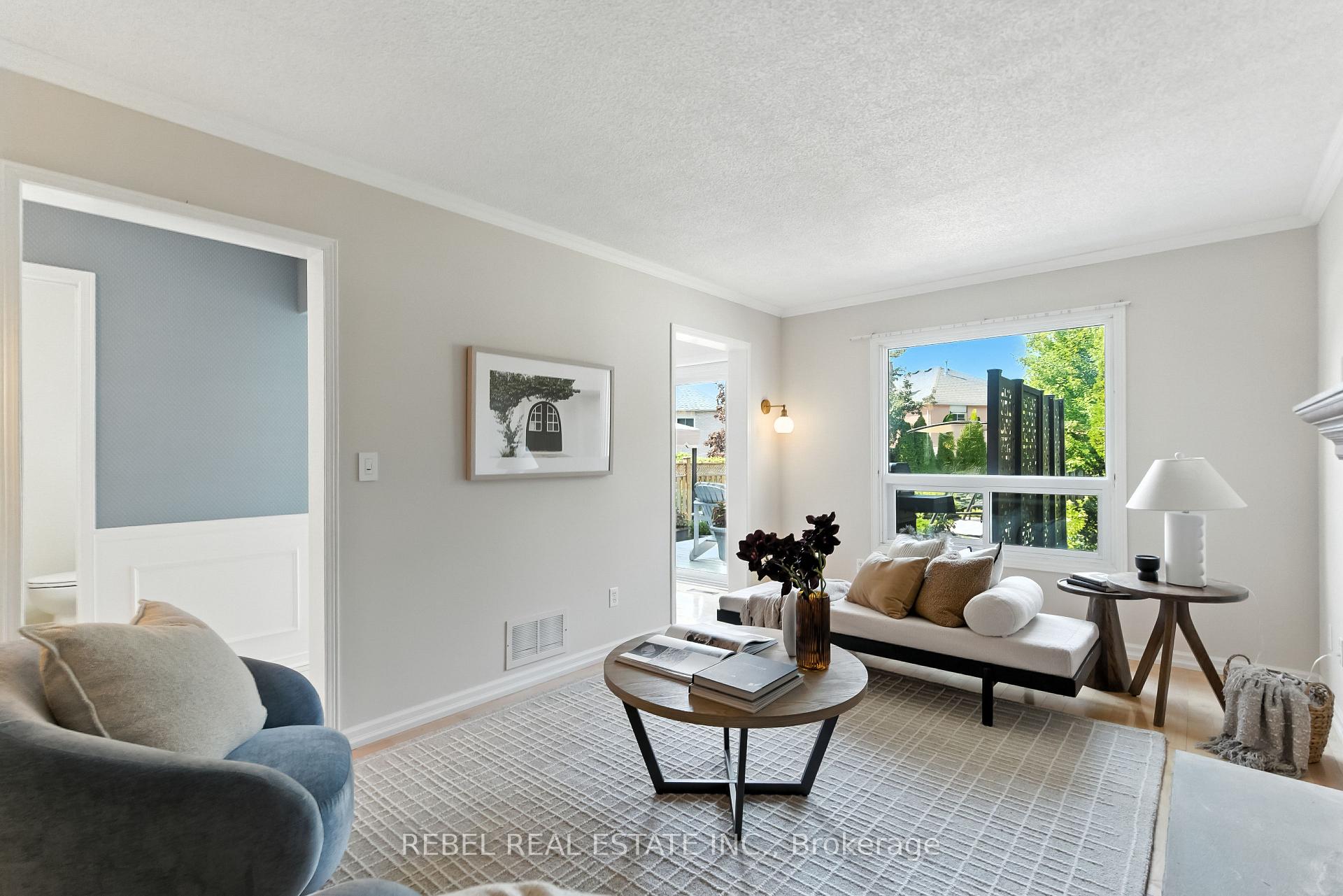 Photo 2 of 696 Atwood Crescent, Pickering, West Shore — HOMEH