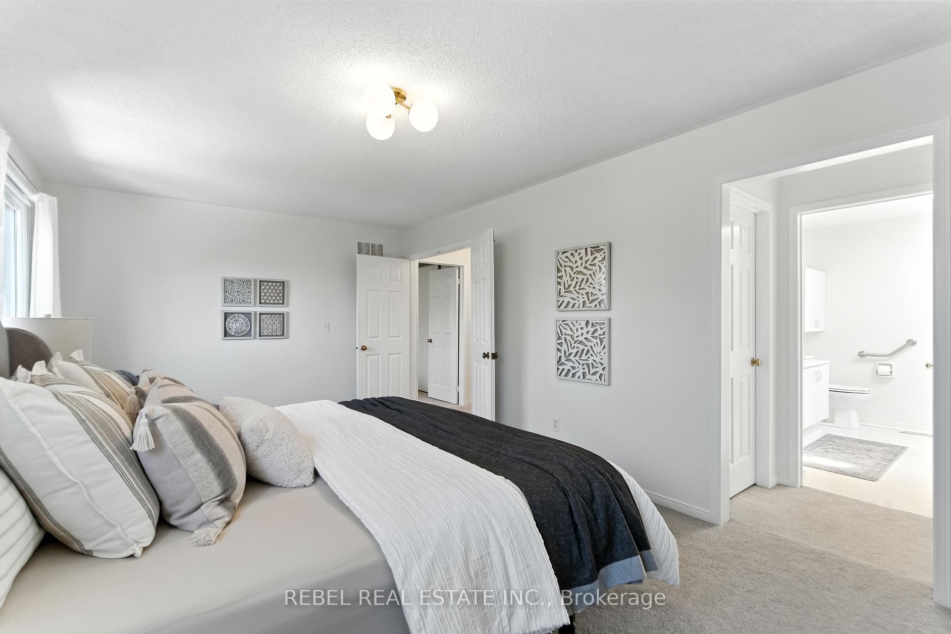 Photo 6 of 696 Atwood Crescent, Pickering, West Shore — HOMEH