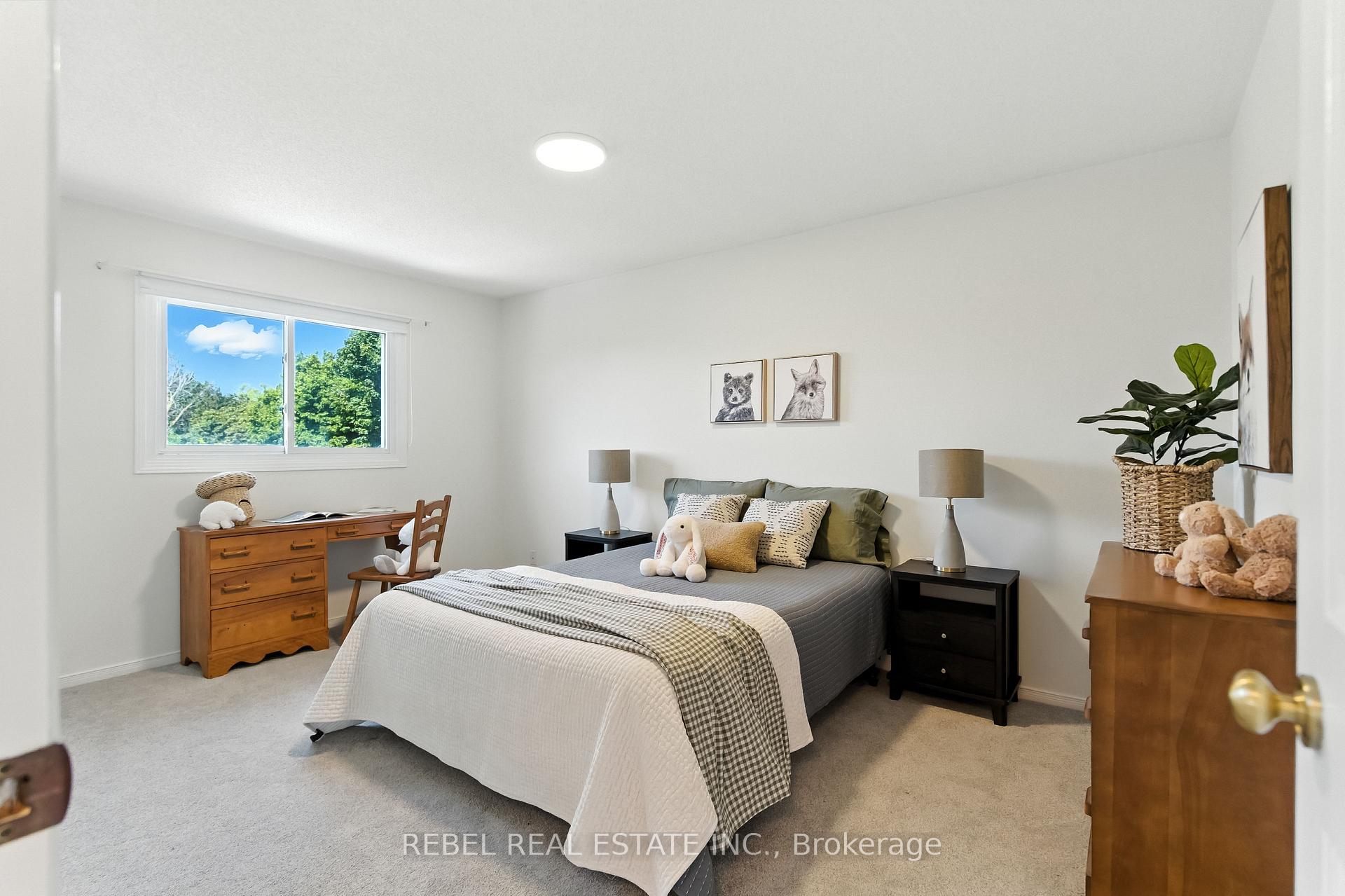 Photo 8 of 696 Atwood Crescent, Pickering, West Shore — HOMEH