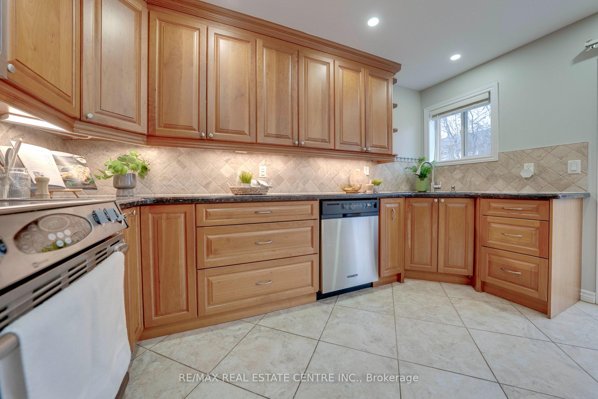 Photo 9 of 27 Coates Drive, Milton, Dempsey — HOMEH