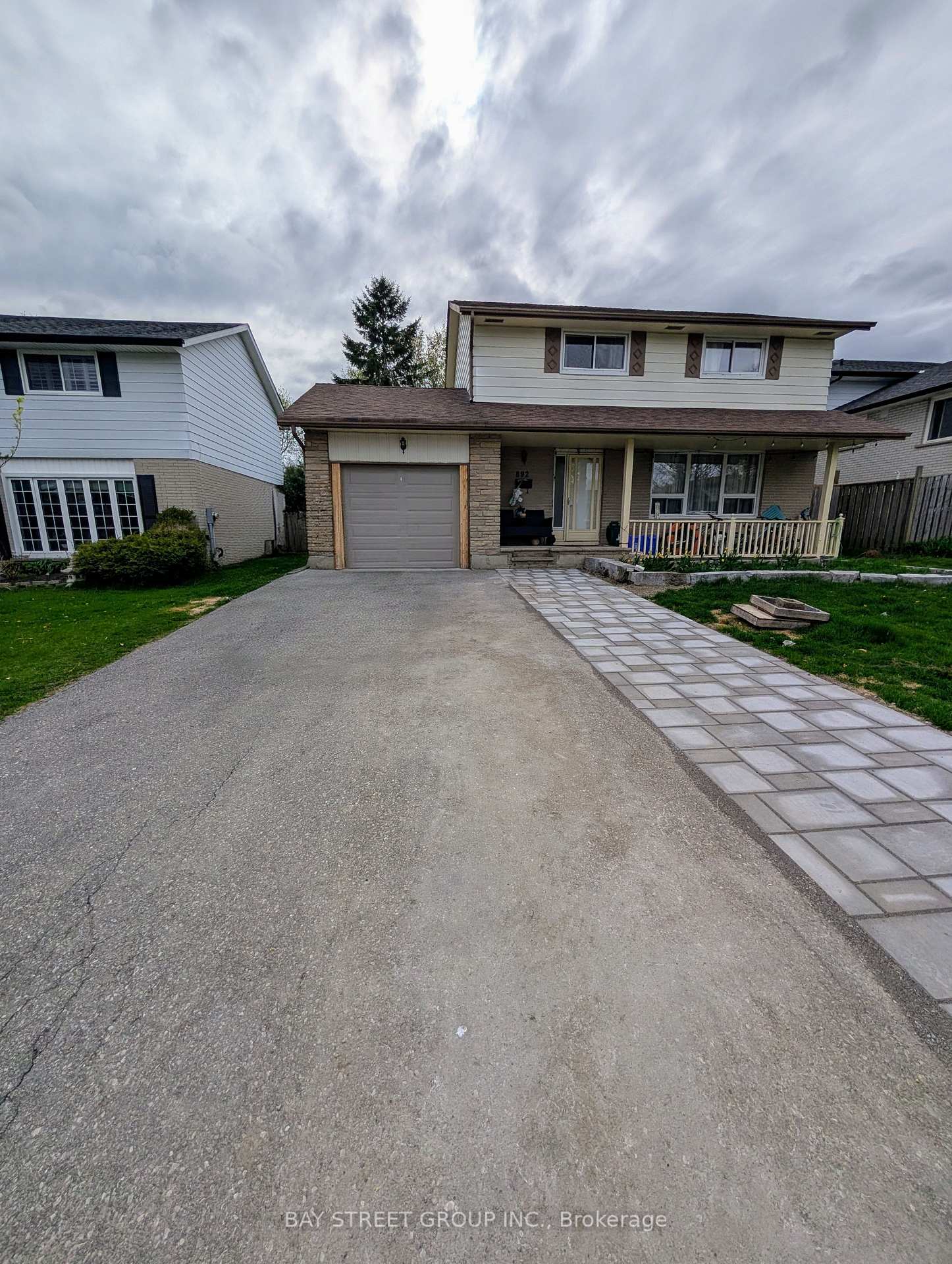 Photo 1 of Unit Unit 2, 892 Carnaby Crescent, Oshawa, Centennial — HOMEH