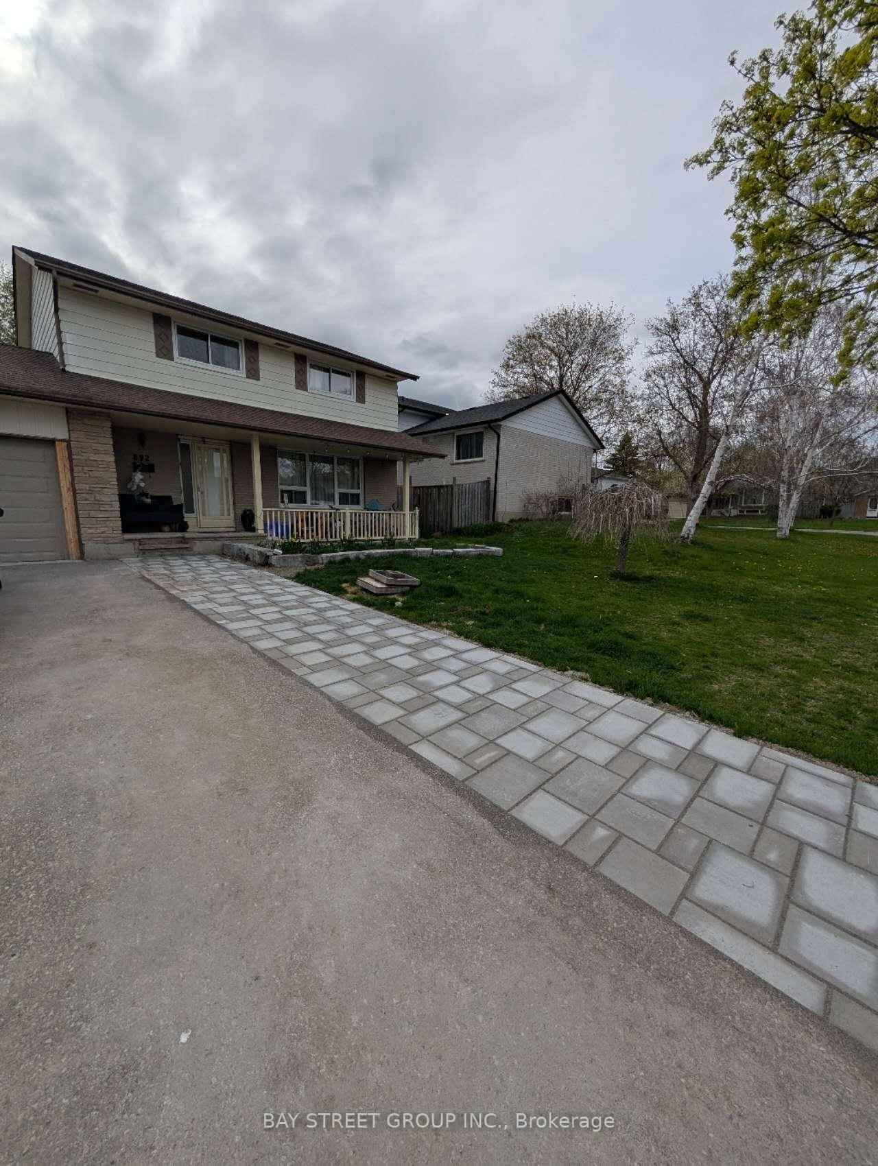 Photo 2 of Unit Unit 2, 892 Carnaby Crescent, Oshawa, Centennial — HOMEH