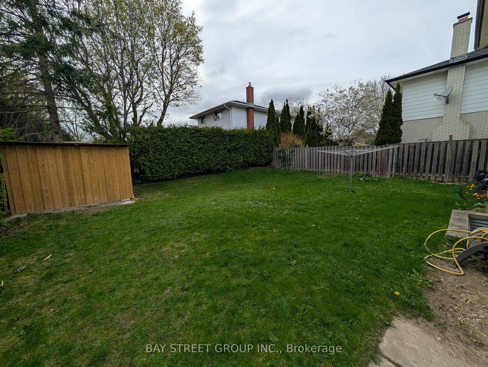 Photo 5 of Unit Unit 2, 892 Carnaby Crescent, Oshawa, Centennial — HOMEH