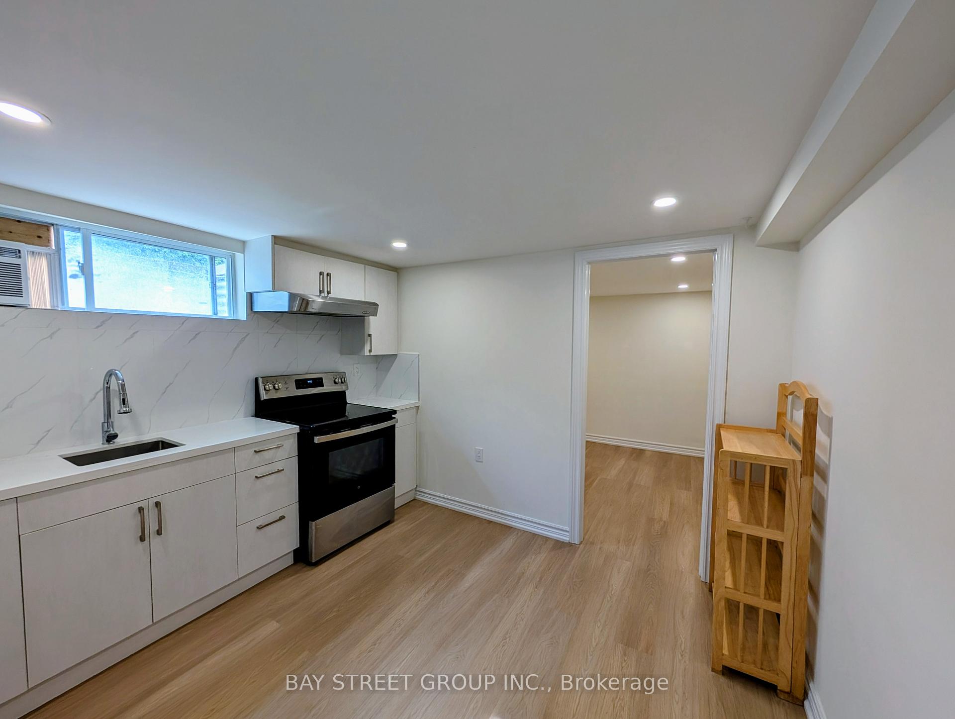 Photo 9 of Unit Unit 2, 892 Carnaby Crescent, Oshawa, Centennial — HOMEH