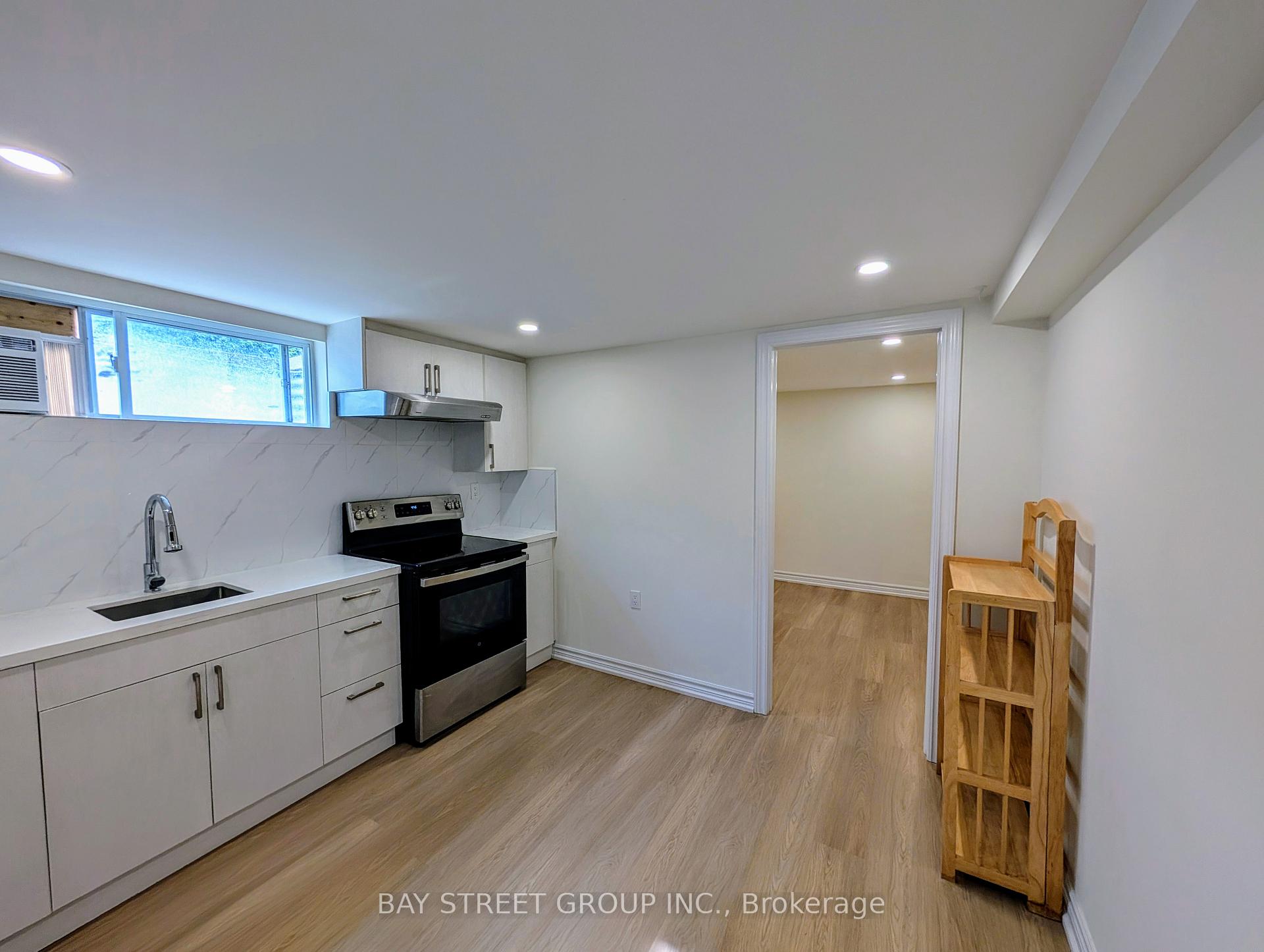 Photo 13 of Unit Unit 2, 892 Carnaby Crescent, Oshawa, Centennial — HOMEH