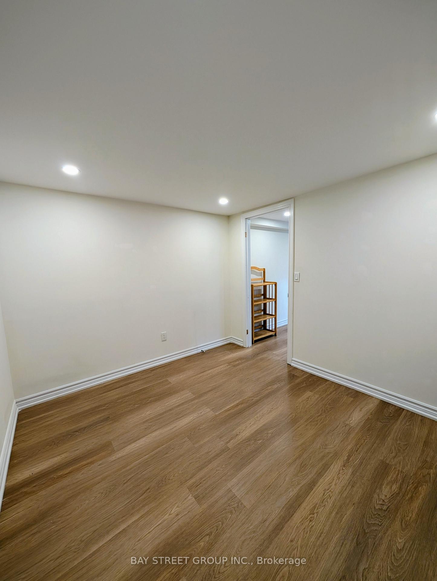 Photo 26 of Unit Unit 2, 892 Carnaby Crescent, Oshawa, Centennial — HOMEH