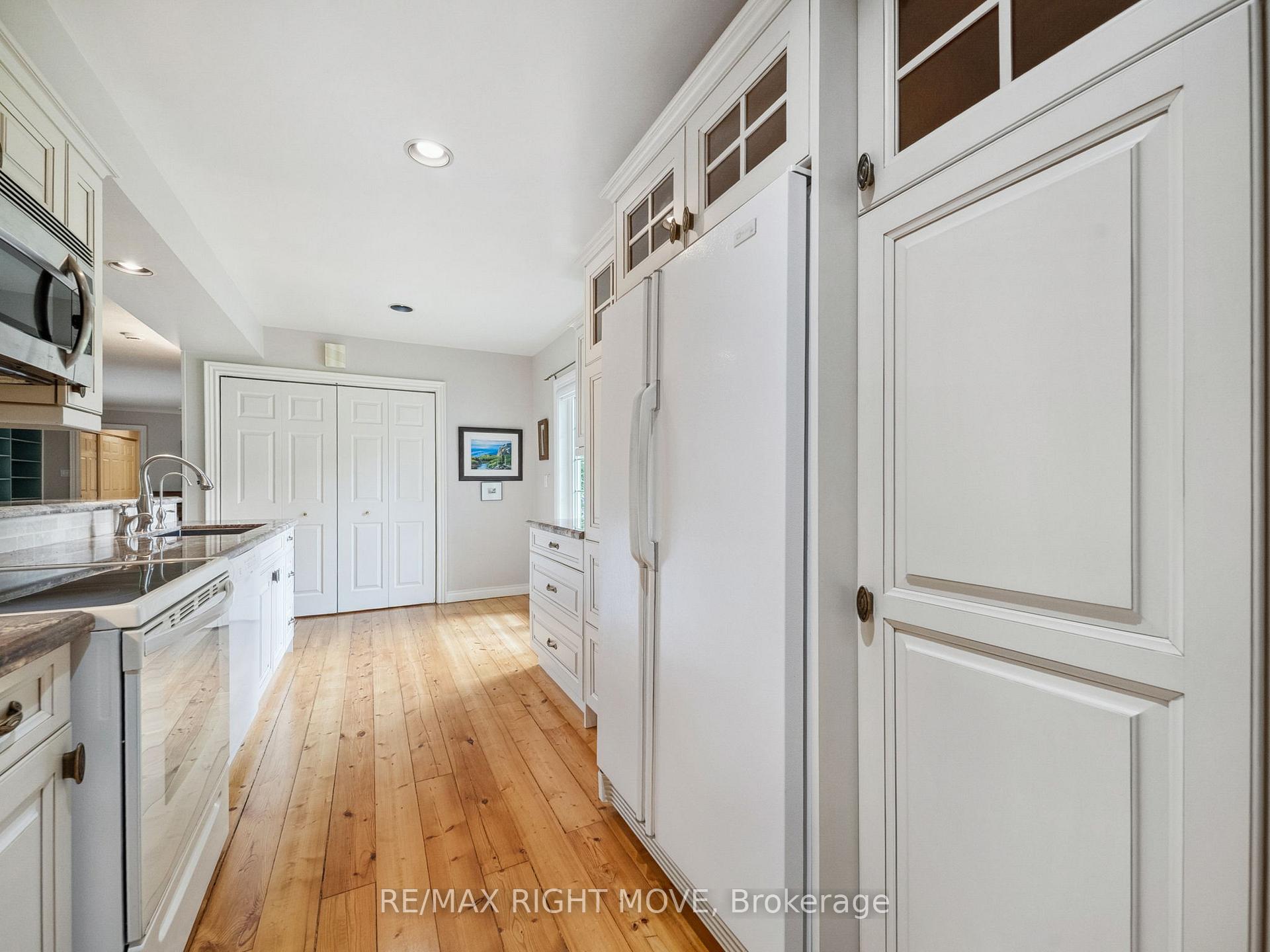 Photo 14 of 7736 Riverleigh Drive, Ramara, Rural Ramara — HOMEH