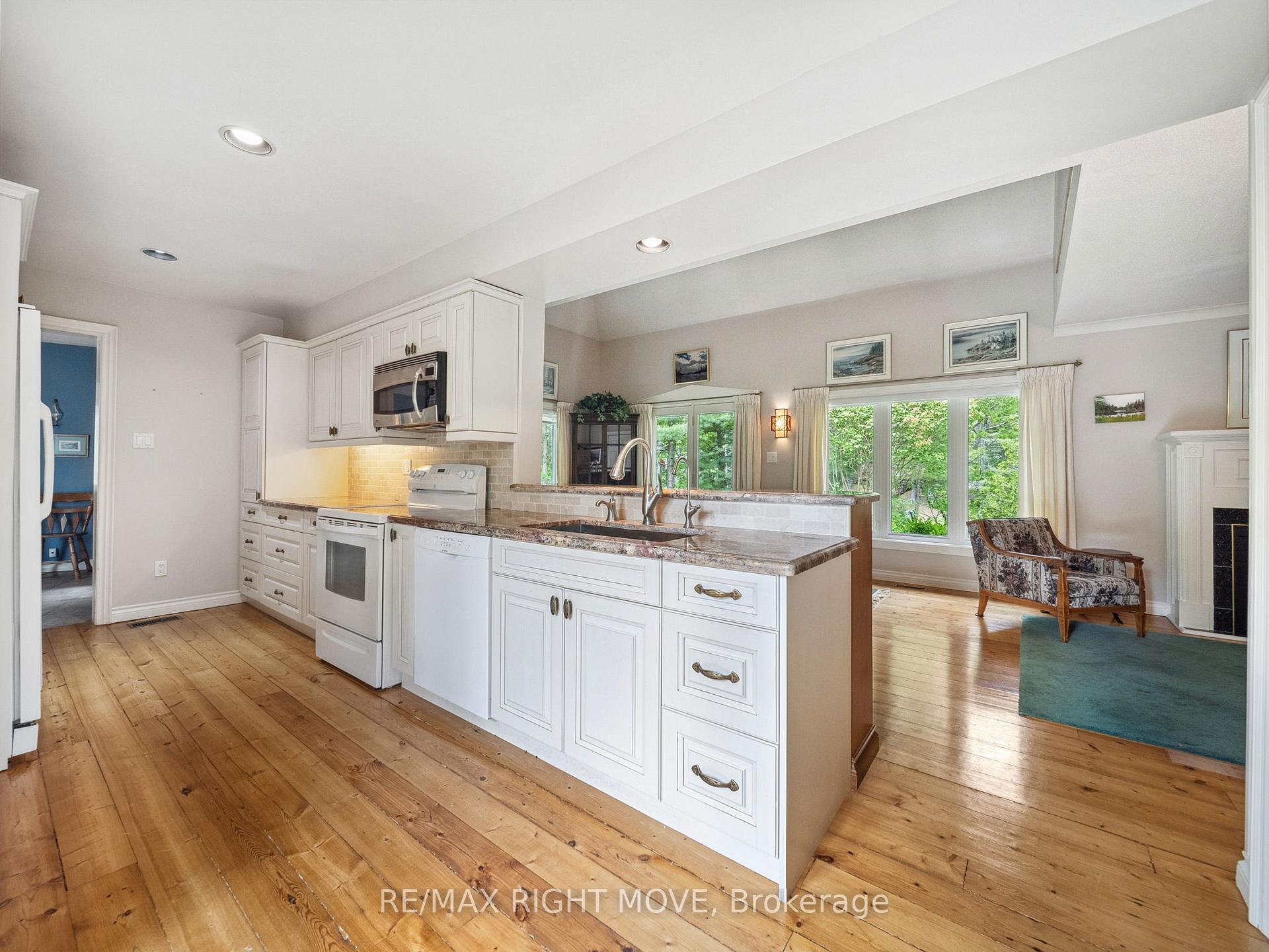 Photo 18 of 7736 Riverleigh Drive, Ramara, Rural Ramara — HOMEH