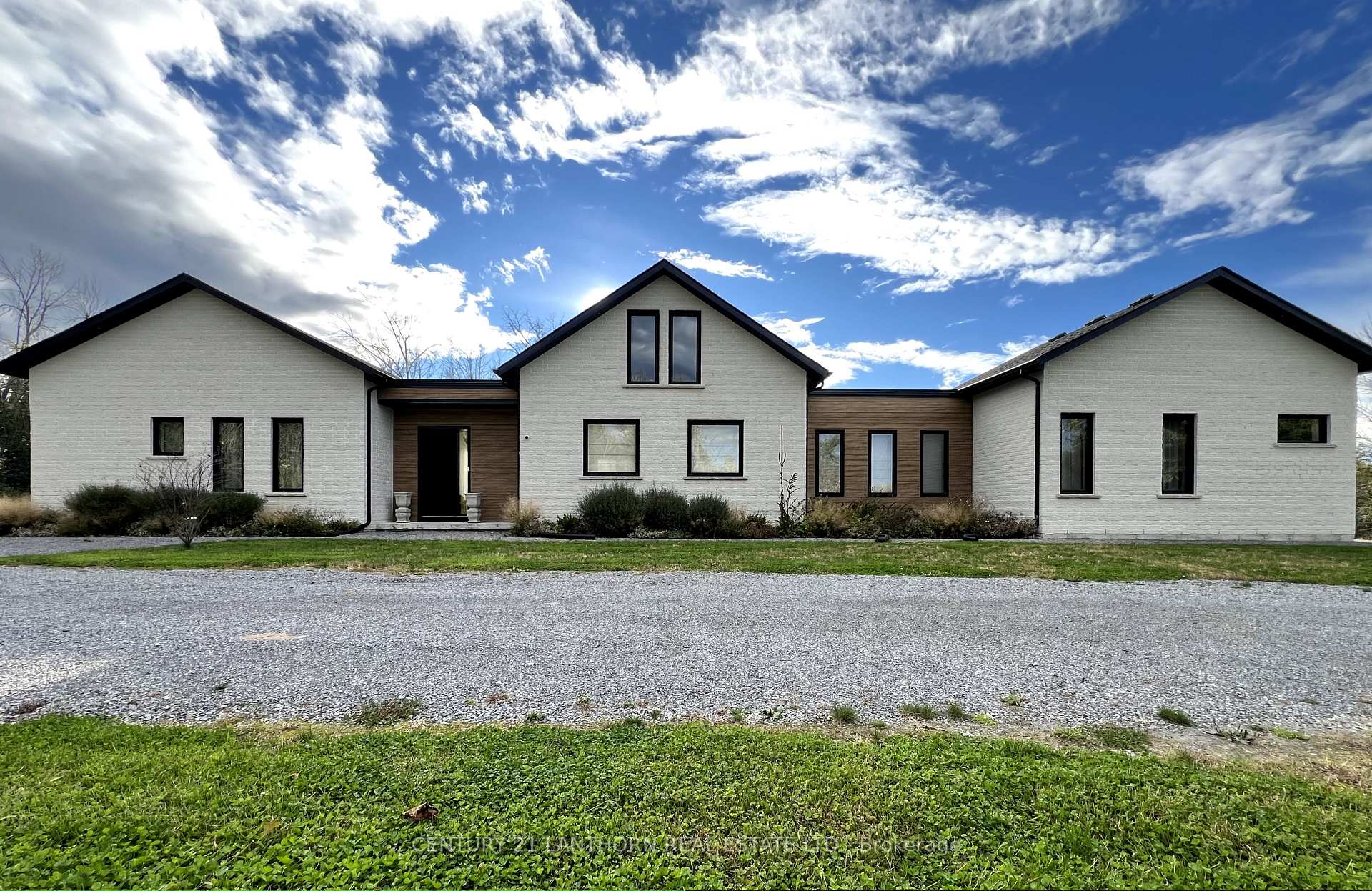 Front of 19458 Loyalist Parkway