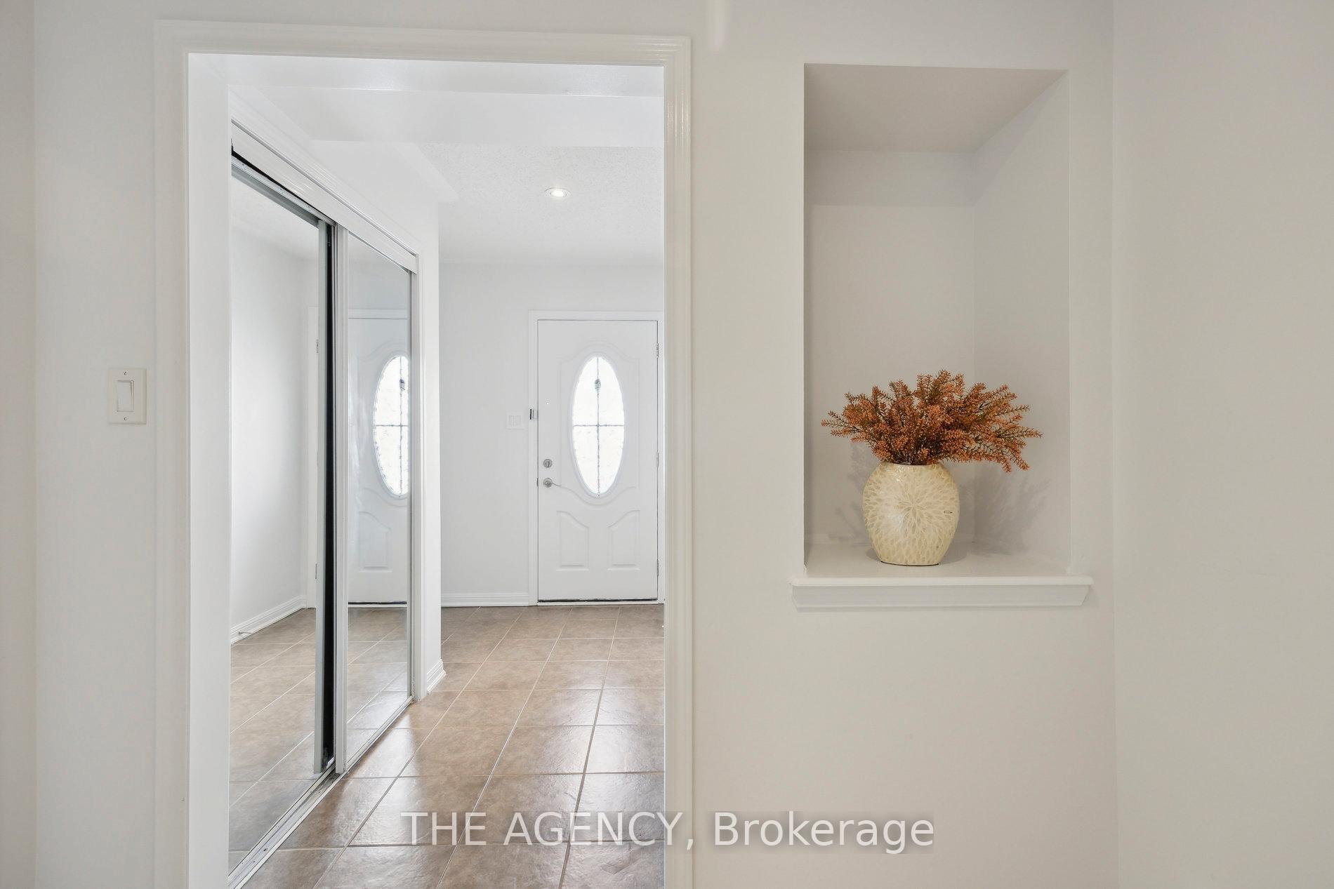 Photo 4 of 924 Nadalin Heights, Milton, Willmott — HOMEH