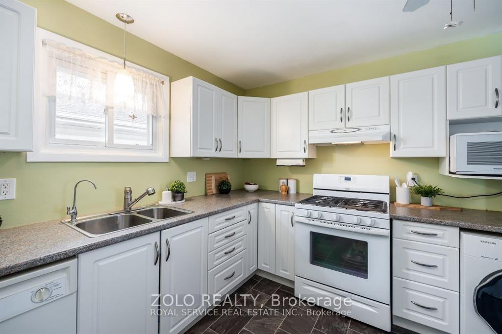 Photo 4 of 515 Crystal Drive, Peterborough, Ashburnham Ward 4 — HOMEH