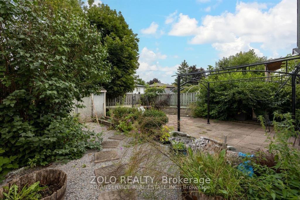 Photo 9 of 515 Crystal Drive, Peterborough, Ashburnham Ward 4 — HOMEH