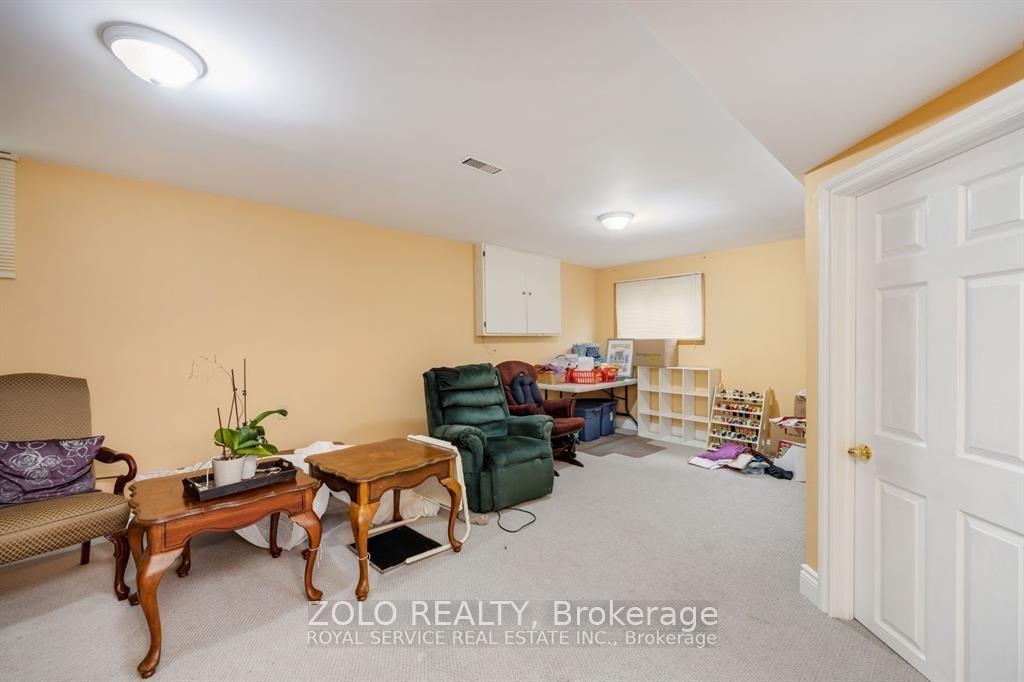 Photo 10 of 515 Crystal Drive, Peterborough, Ashburnham Ward 4 — HOMEH