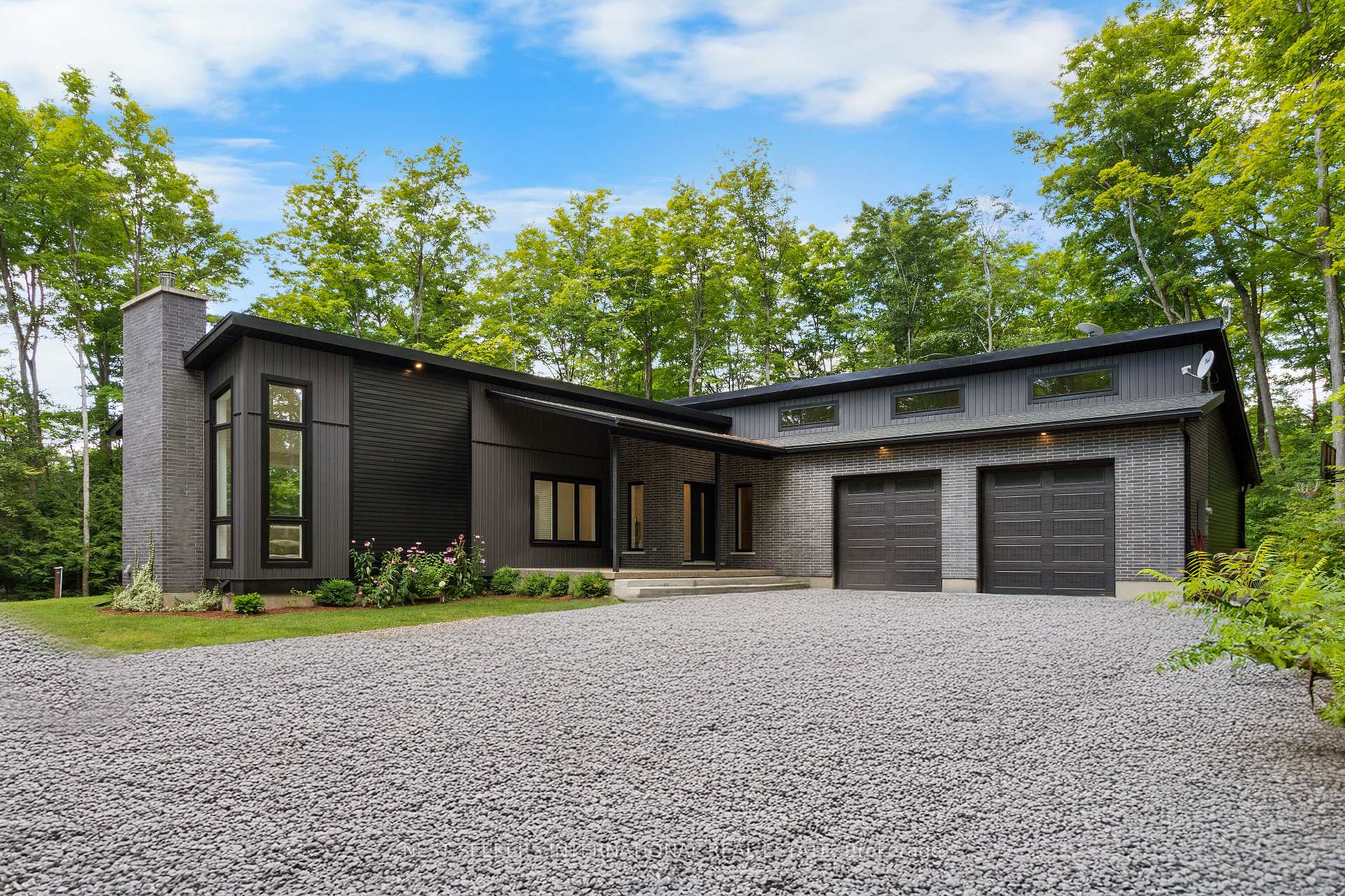 Front of 4386 Watson Road S