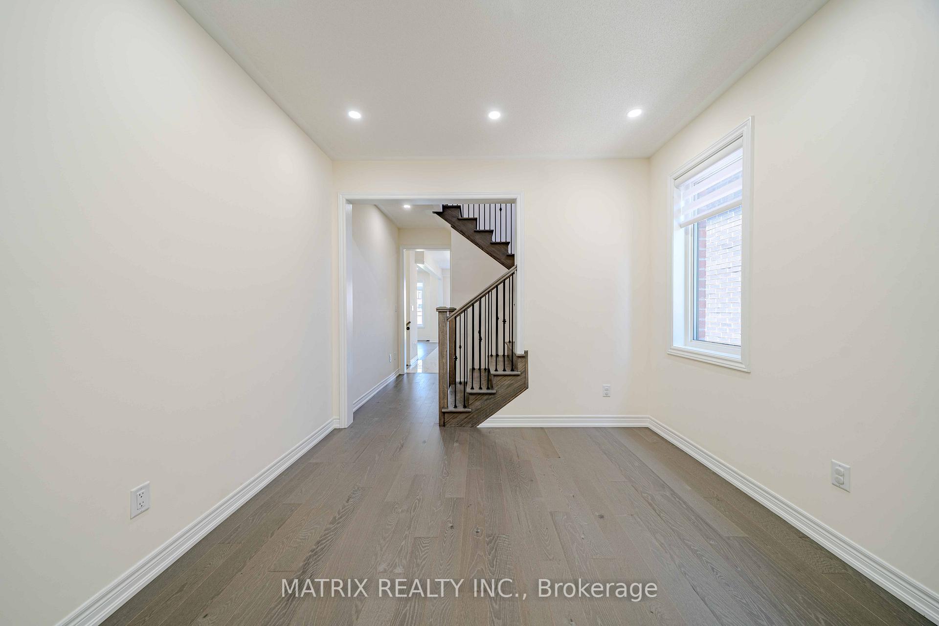 Photo 4 of 1052 Skyridge Boulevard, Pickering, Rural Pickering — HOMEH