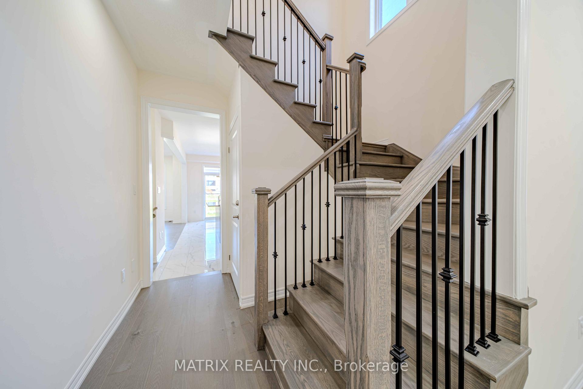 Photo 5 of 1052 Skyridge Boulevard, Pickering, Rural Pickering — HOMEH