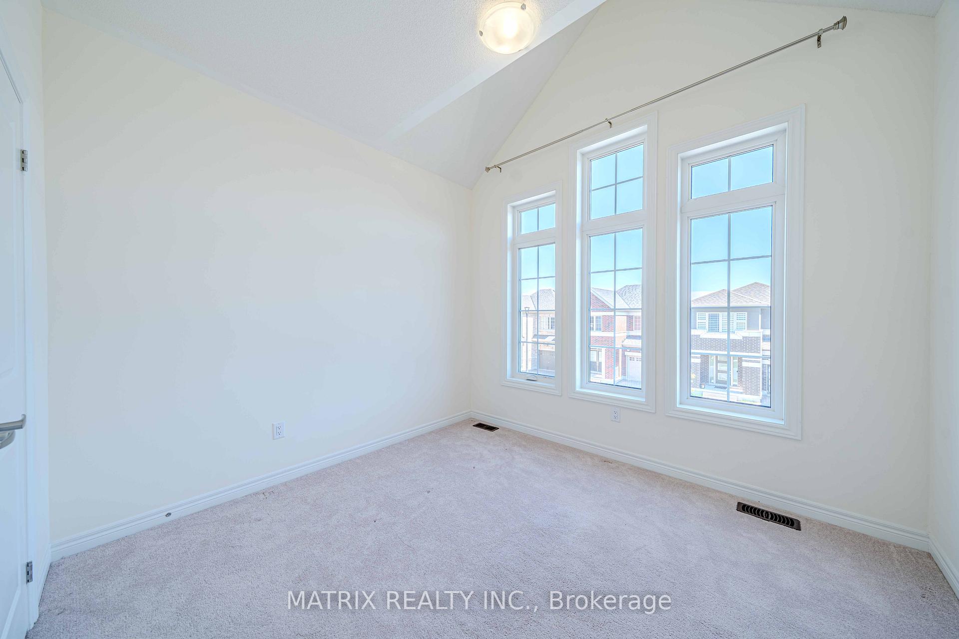 Photo 21 of 1052 Skyridge Boulevard, Pickering, Rural Pickering — HOMEH