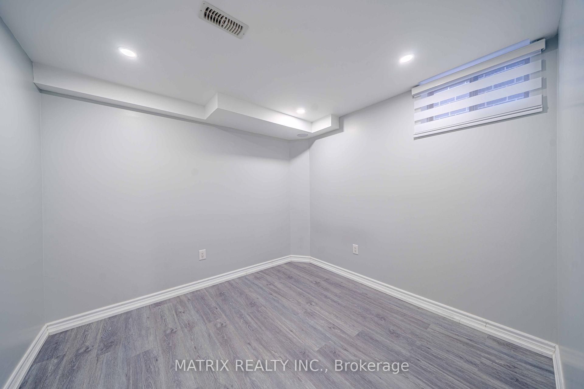 Photo 32 of 1052 Skyridge Boulevard, Pickering, Rural Pickering — HOMEH
