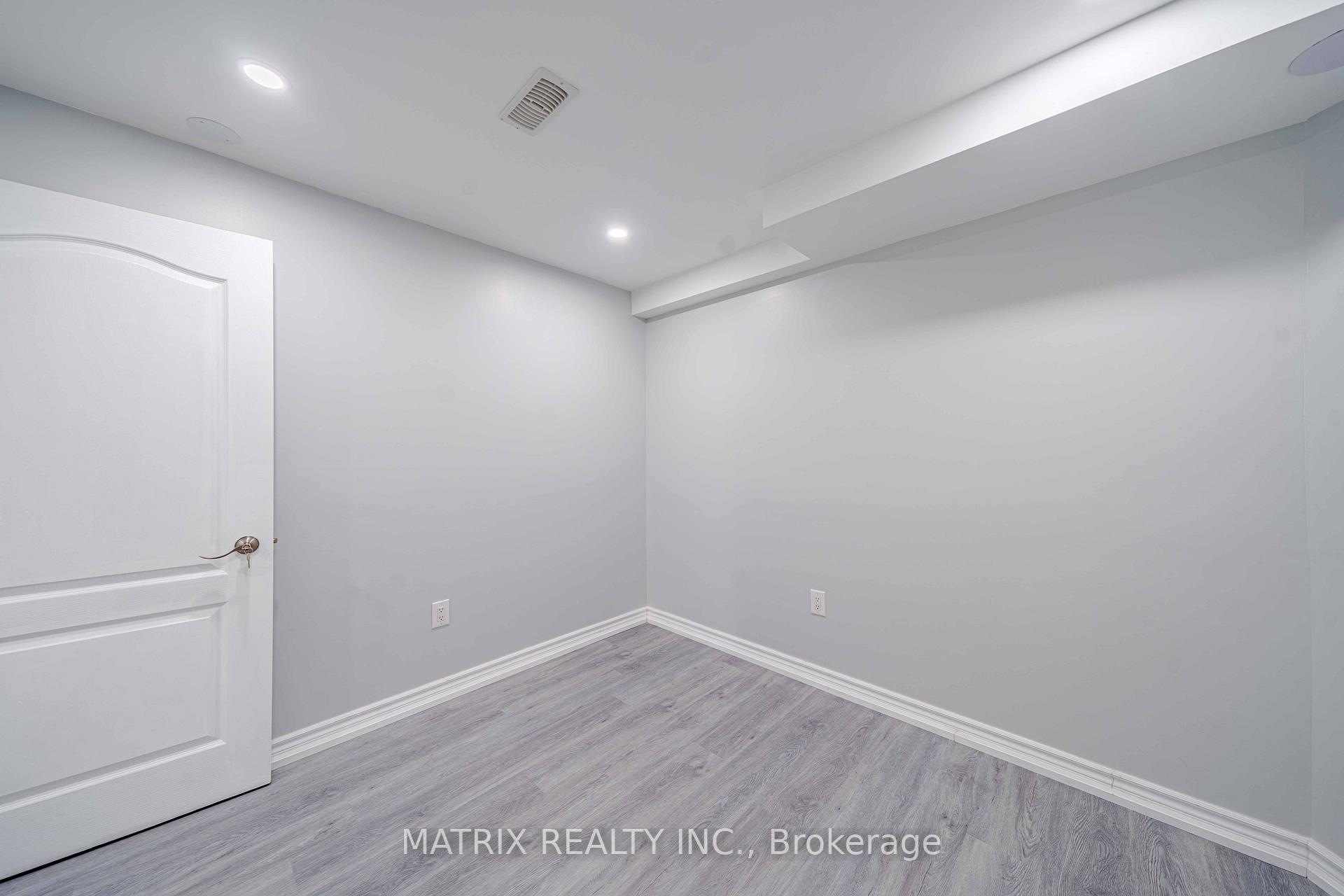Photo 33 of 1052 Skyridge Boulevard, Pickering, Rural Pickering — HOMEH