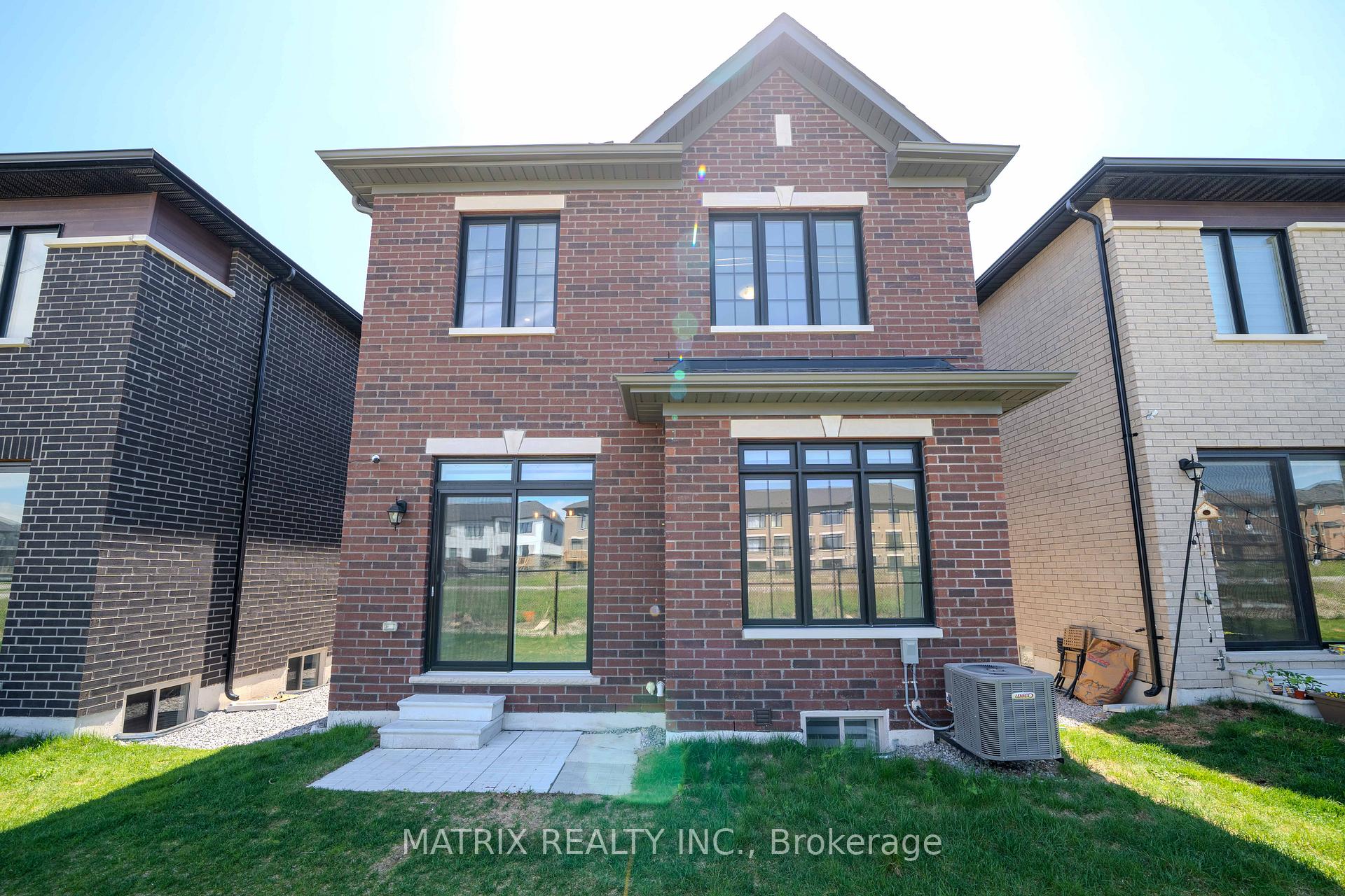 Photo 38 of 1052 Skyridge Boulevard, Pickering, Rural Pickering — HOMEH