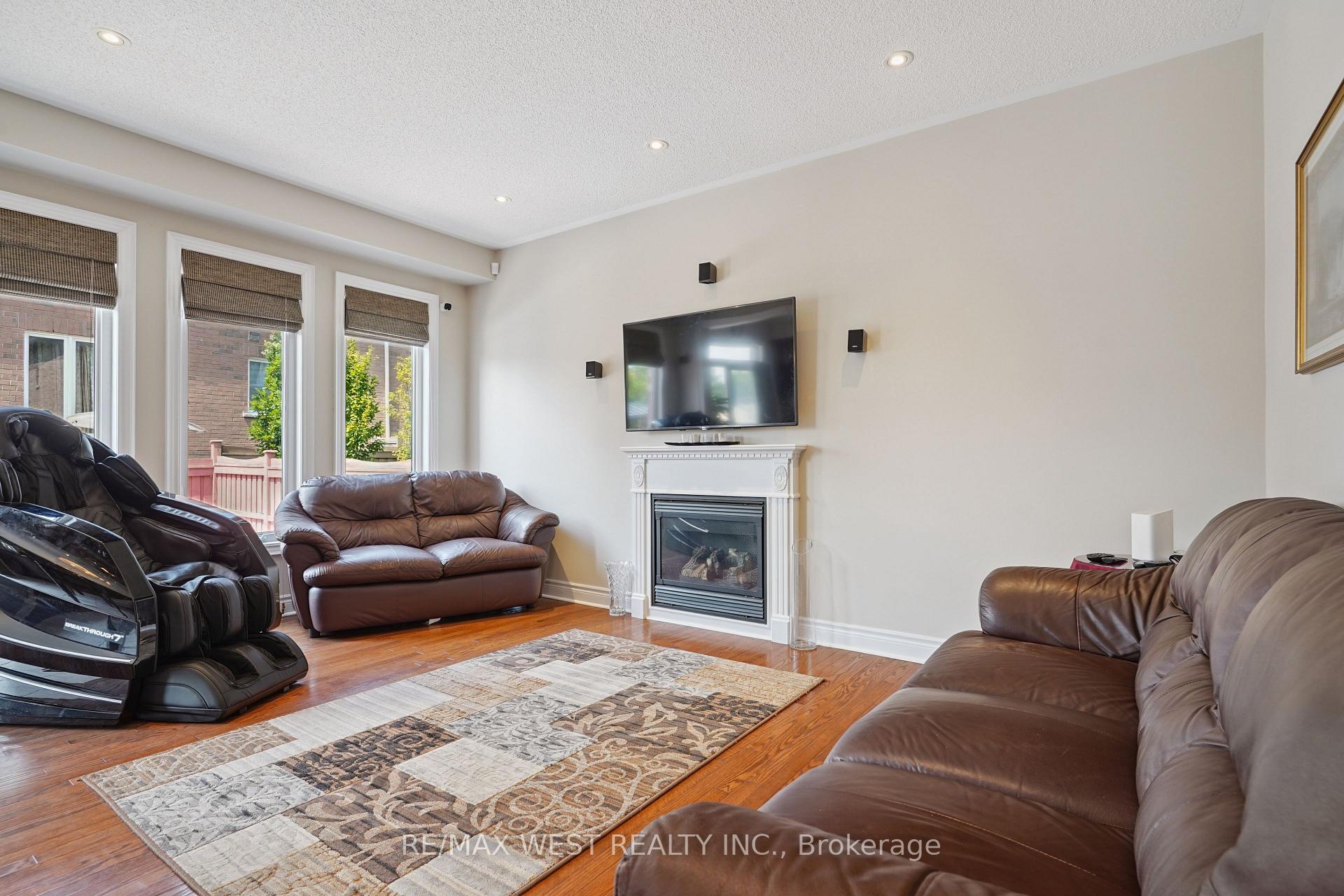 Photo 7 of 191 Nature Haven Crescent, Pickering, Rouge Park — HOMEH