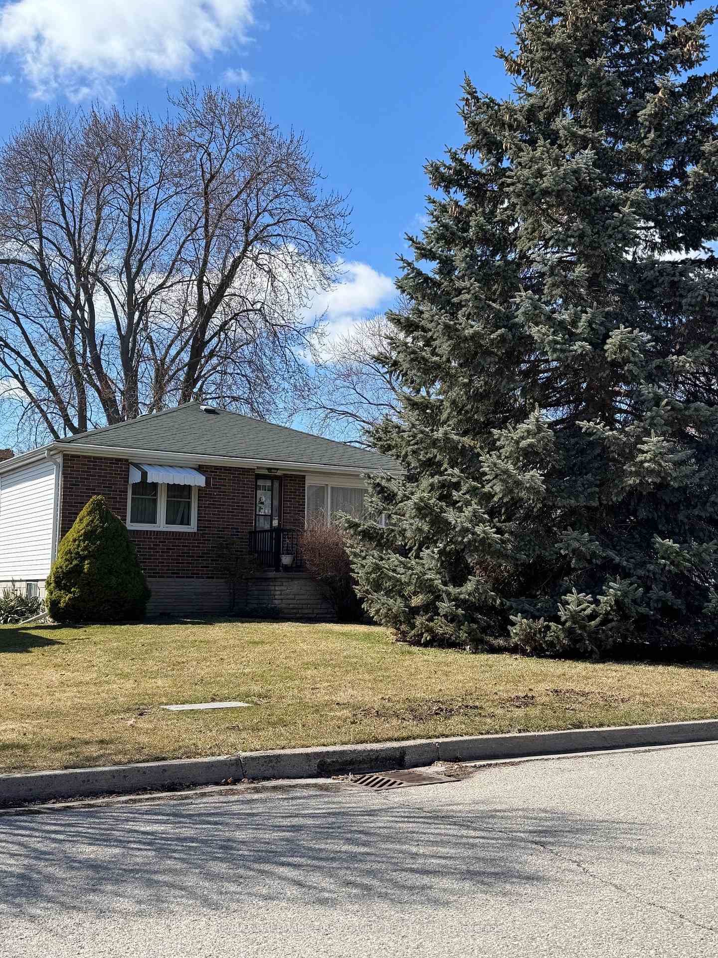 Photo 1 of 700 Victory Drive, Pickering, West Shore — HOMEH