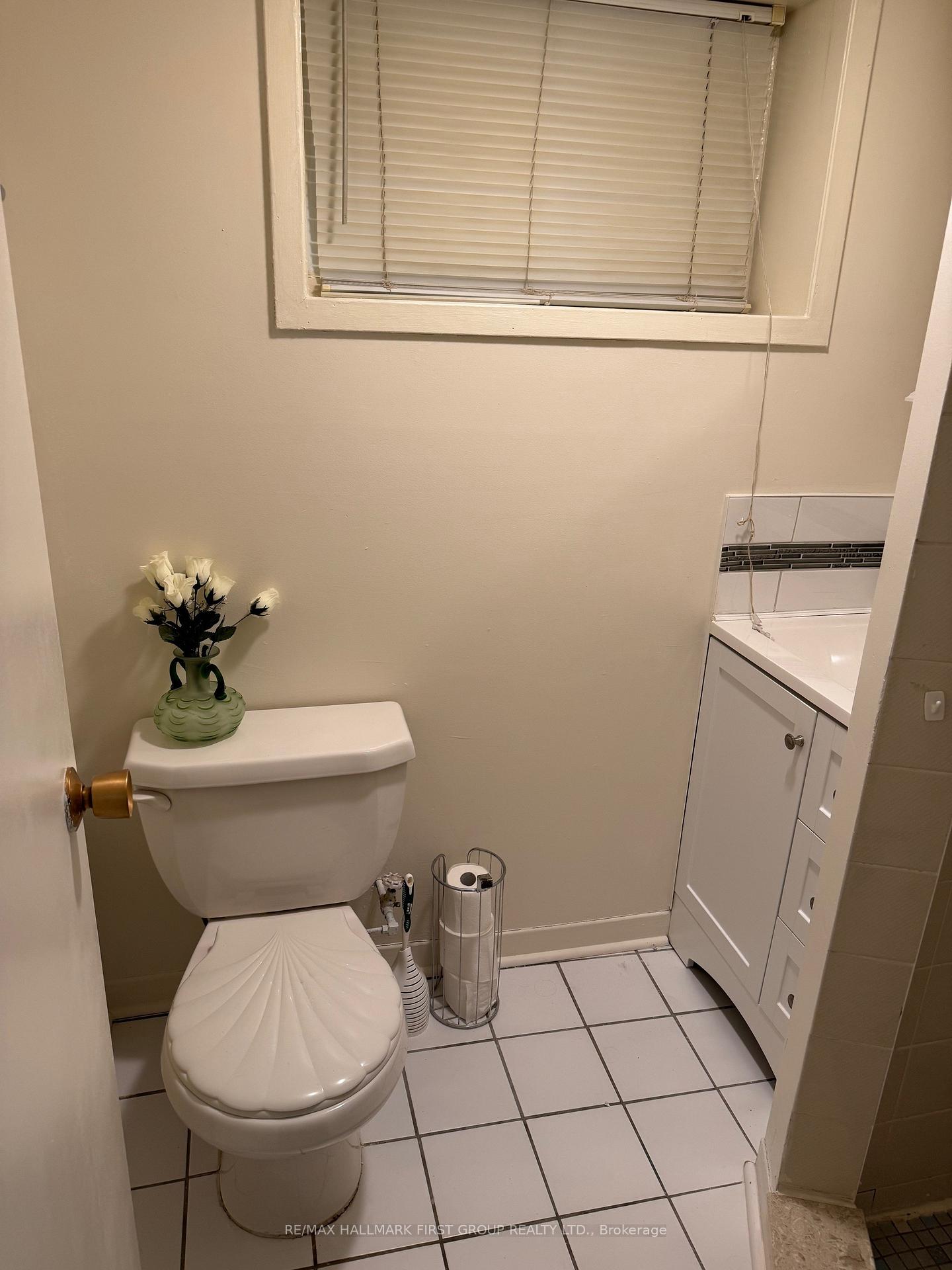 Photo 5 of 700 Victory Drive, Pickering, West Shore — HOMEH