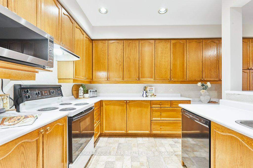 Photo 10 of 1622 Valley Ridge Crescent, Pickering, Highbush — HOMEH