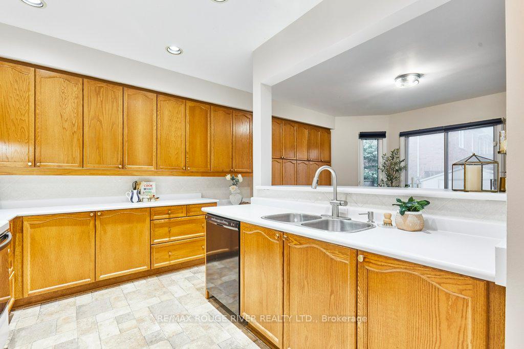Photo 11 of 1622 Valley Ridge Crescent, Pickering, Highbush — HOMEH