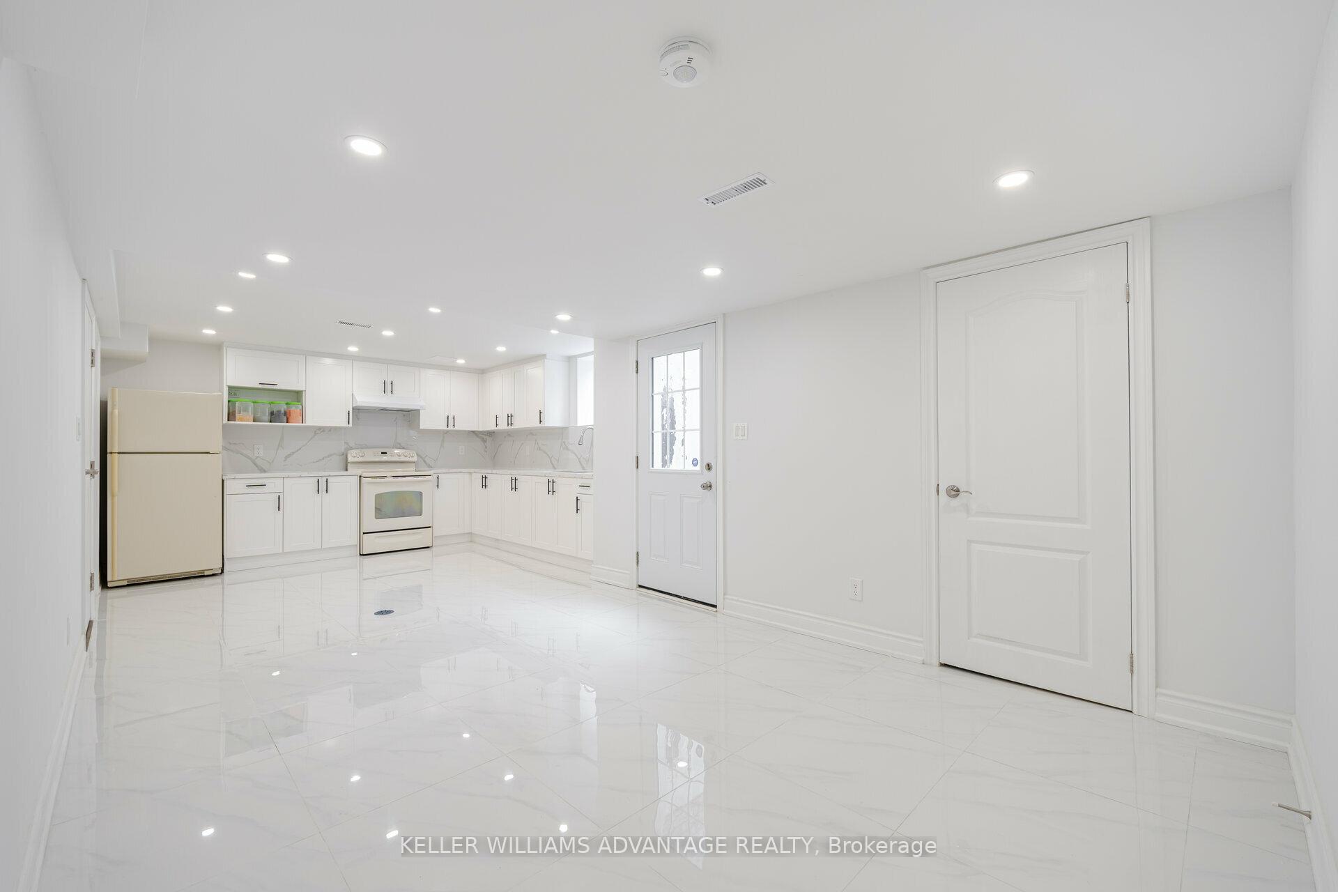 Photo 2 of 694 Amaretto Avenue, Pickering, Amberlea — HOMEH